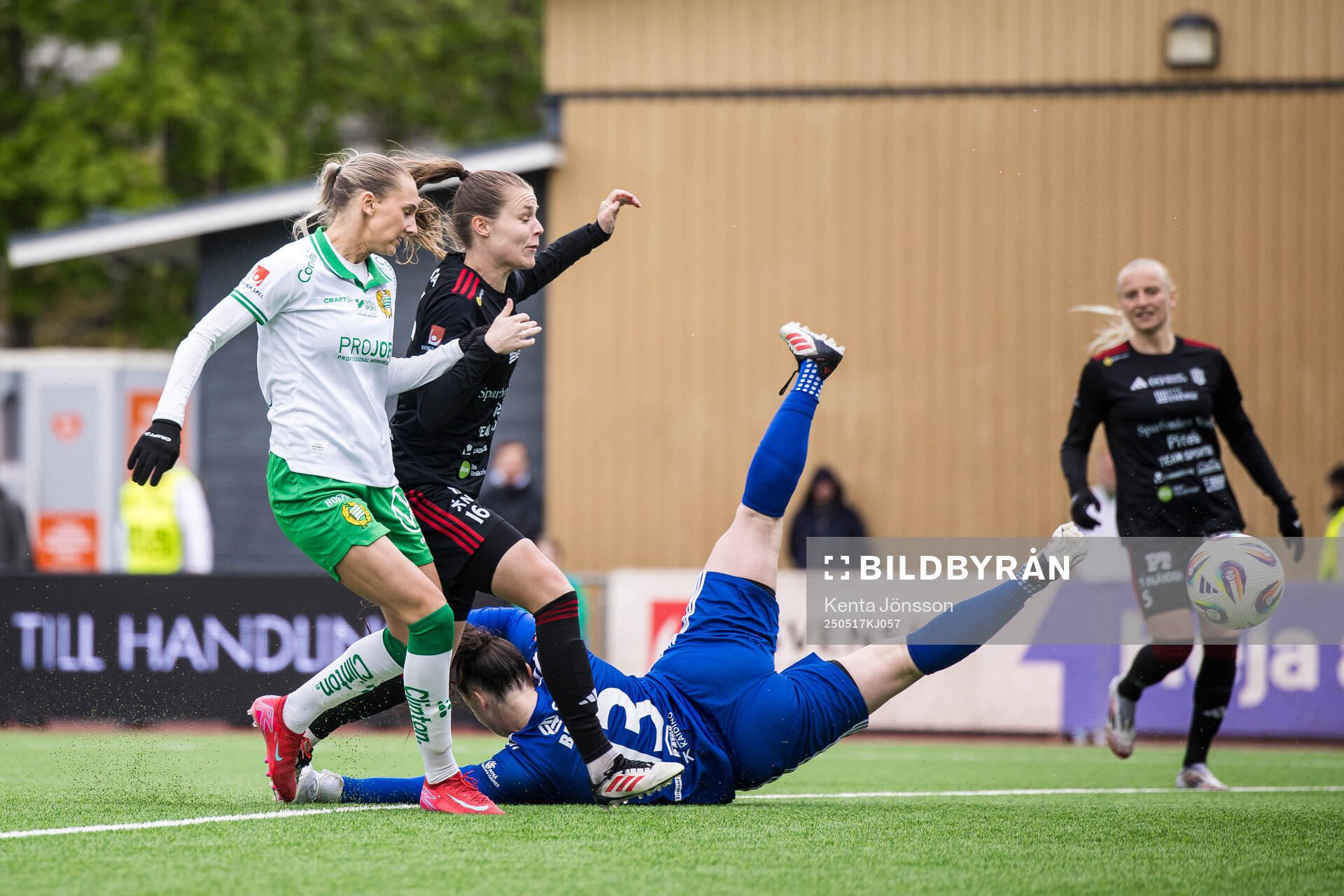 Hammarbys Ellen Wangerheim gör 2-0 under fotbollsmatchen i Damallsvenskan mellan Hammarby och Piteå den 17 maj 2025 i Stockholm. 
