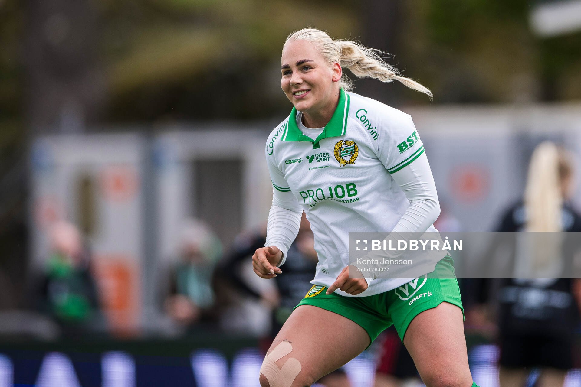 Hammarbys Cathinka Tandberg under fotbollsmatchen i Damallsvenskan mellan Hammarby och Piteå den 17 maj 2025 i Stockholm. 