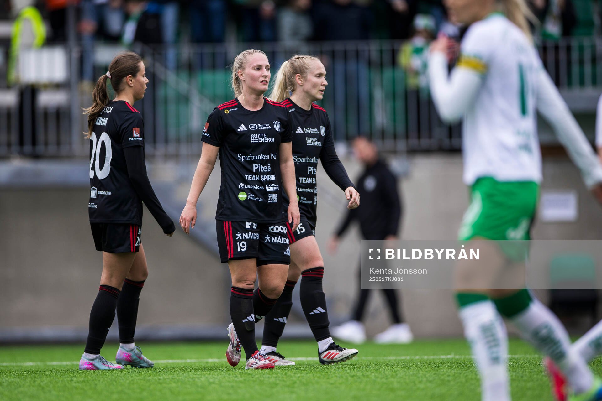 Piteås Emma Viklund och Maggy Henschler deppar