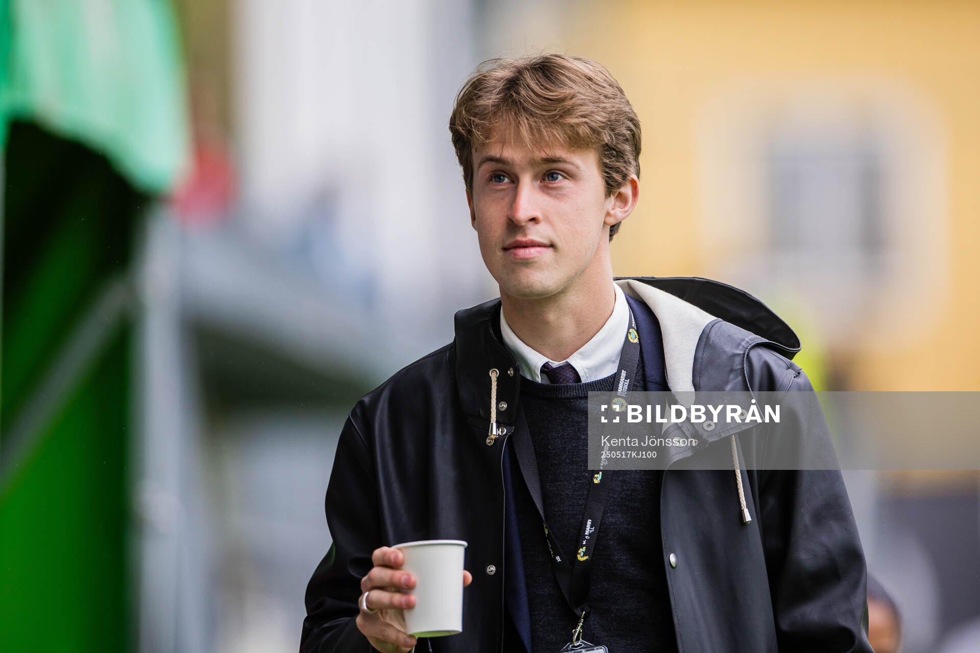 Hammarbys tekniske direktör Adrian von Heijne under fotbollsmatchen i Damallsvenskan mellan Hammarby och Piteå den 17 maj 2025 i Stockholm.