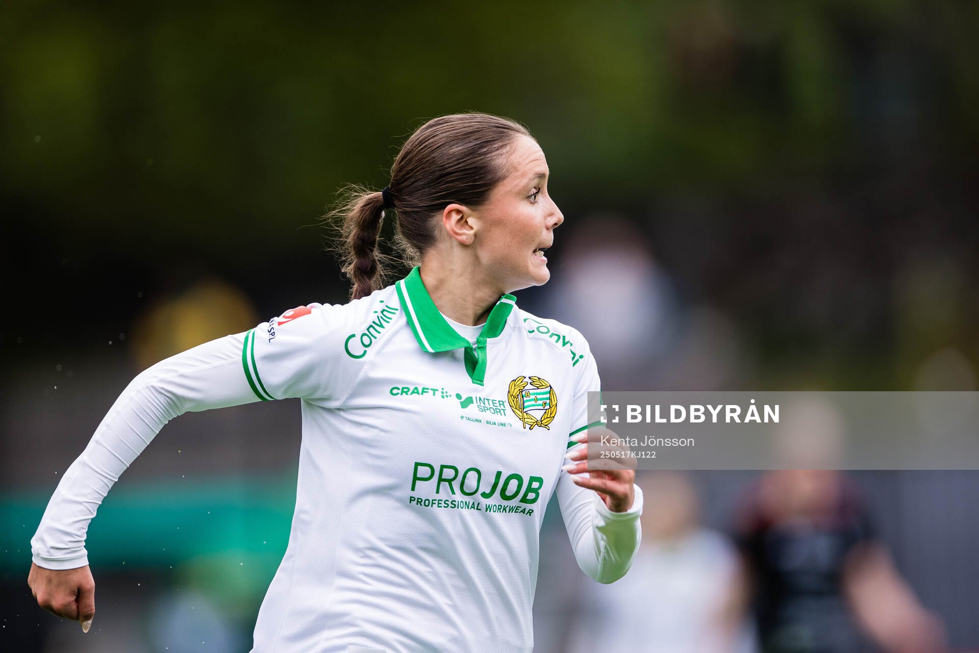 Hammarbys Vera Blom under fotbollsmatchen i Damallsvenskan mellan Hammarby och Piteå den 17 maj 2025 i Stockholm. 
