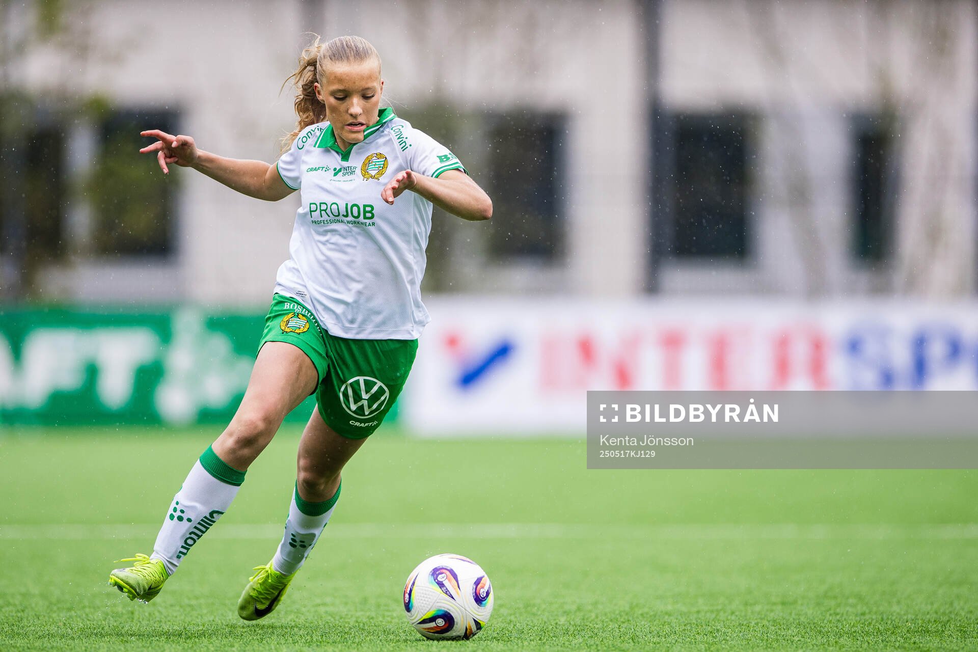 Hammarbys Smilla Holmberg under fotbollsmatchen i Damallsvenskan mellan Hammarby och Piteå den 17 maj 2025 i Stockholm. 