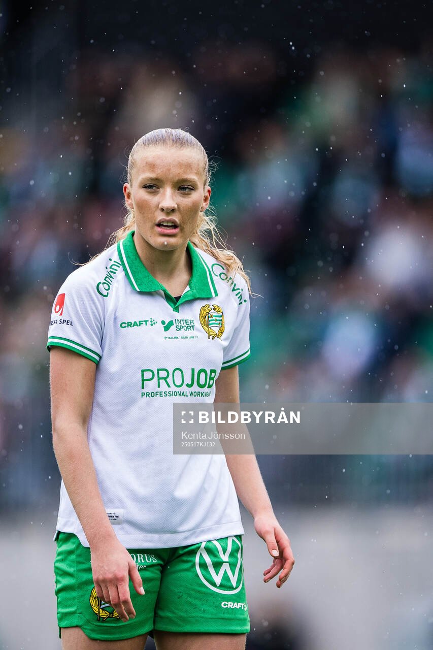 Hammarbys Smilla Holmberg under fotbollsmatchen i Damallsvenskan mellan Hammarby och Piteå den 17 maj 2025 i Stockholm. 
