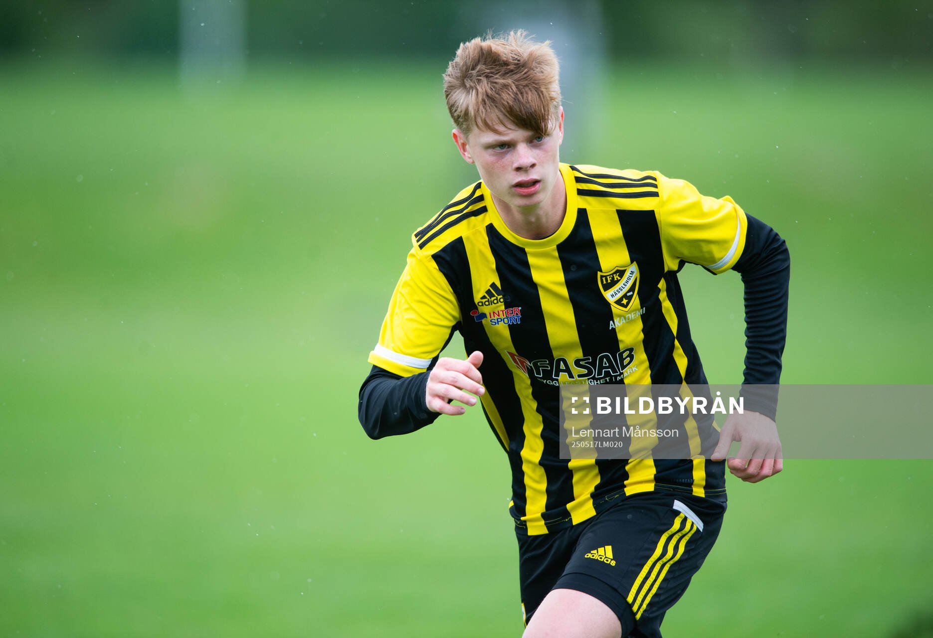 IFK Hässleholms Liam Efverman i matchen i P19 division 1