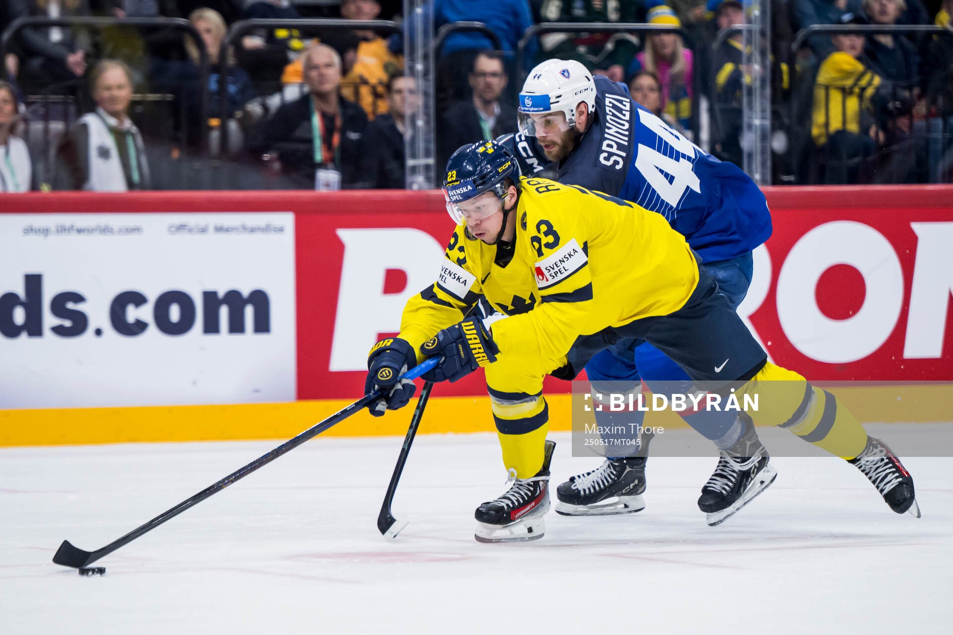 Lucas Raymond of Sweden and Kevin Spinozzi of France