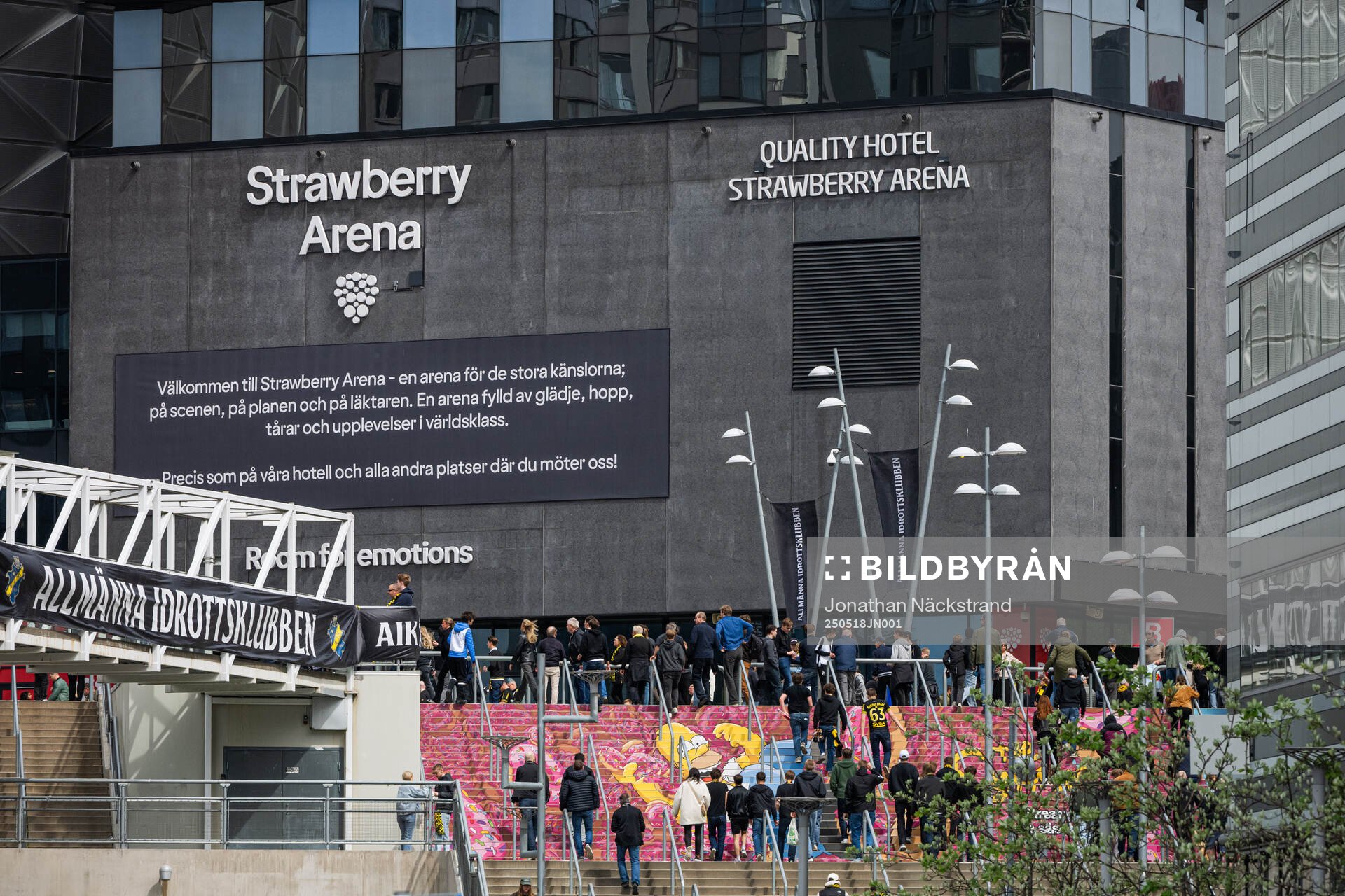 Exteriör vy över Strawberry Arena inför fotbollsmatchen i Allsvenskan mellan AIK och Hammarby den 18 maj 2025 i Stockholm. 
