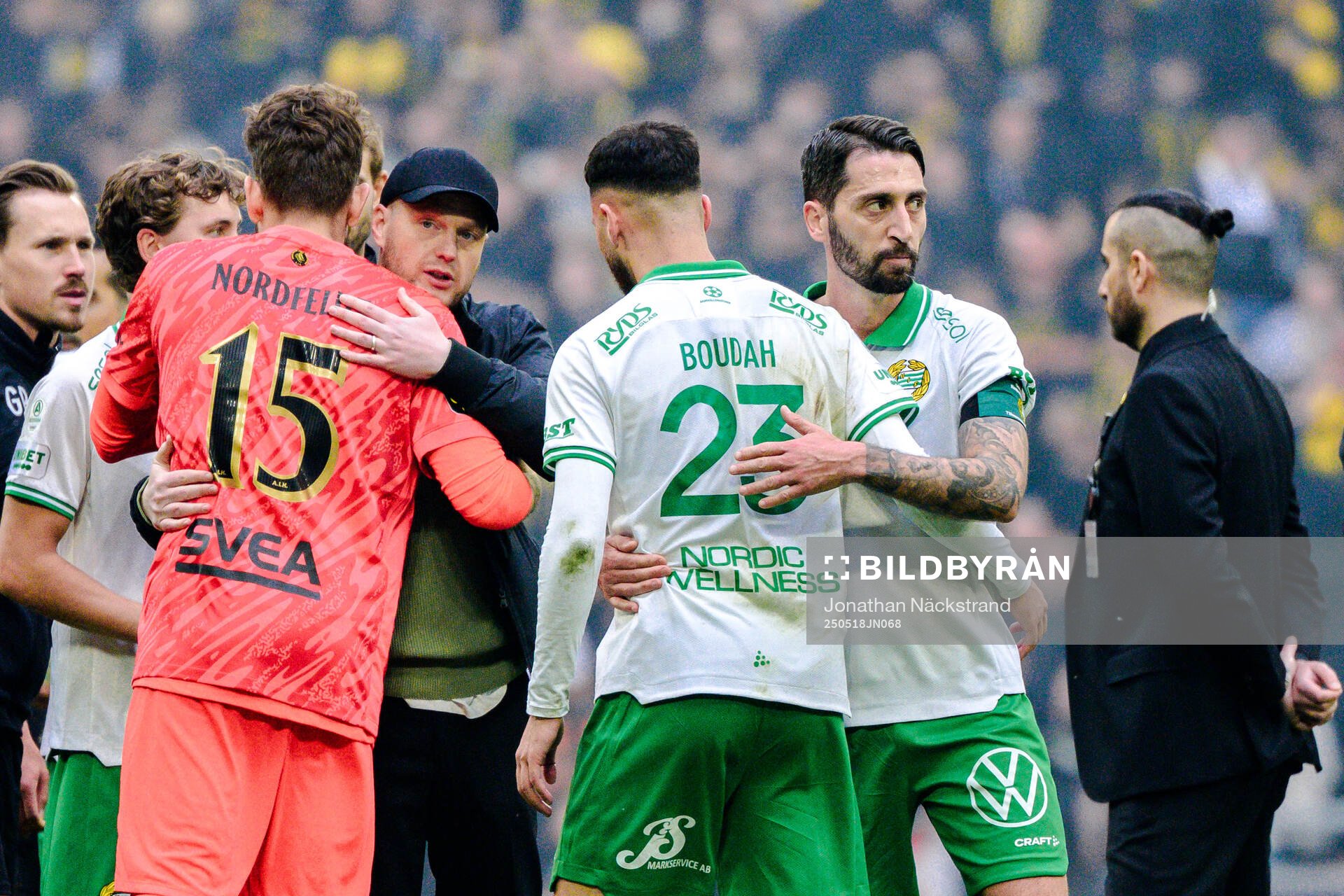 AIKs målvakt Kristoffer Nordfeldt och Hammarbys Abdelrahman Boudah Saidi och Nahir Besara efter fotbollsmatchen i Allsvenskan mellan AIK och Hammarby den 18 maj 2025 i Stockholm.