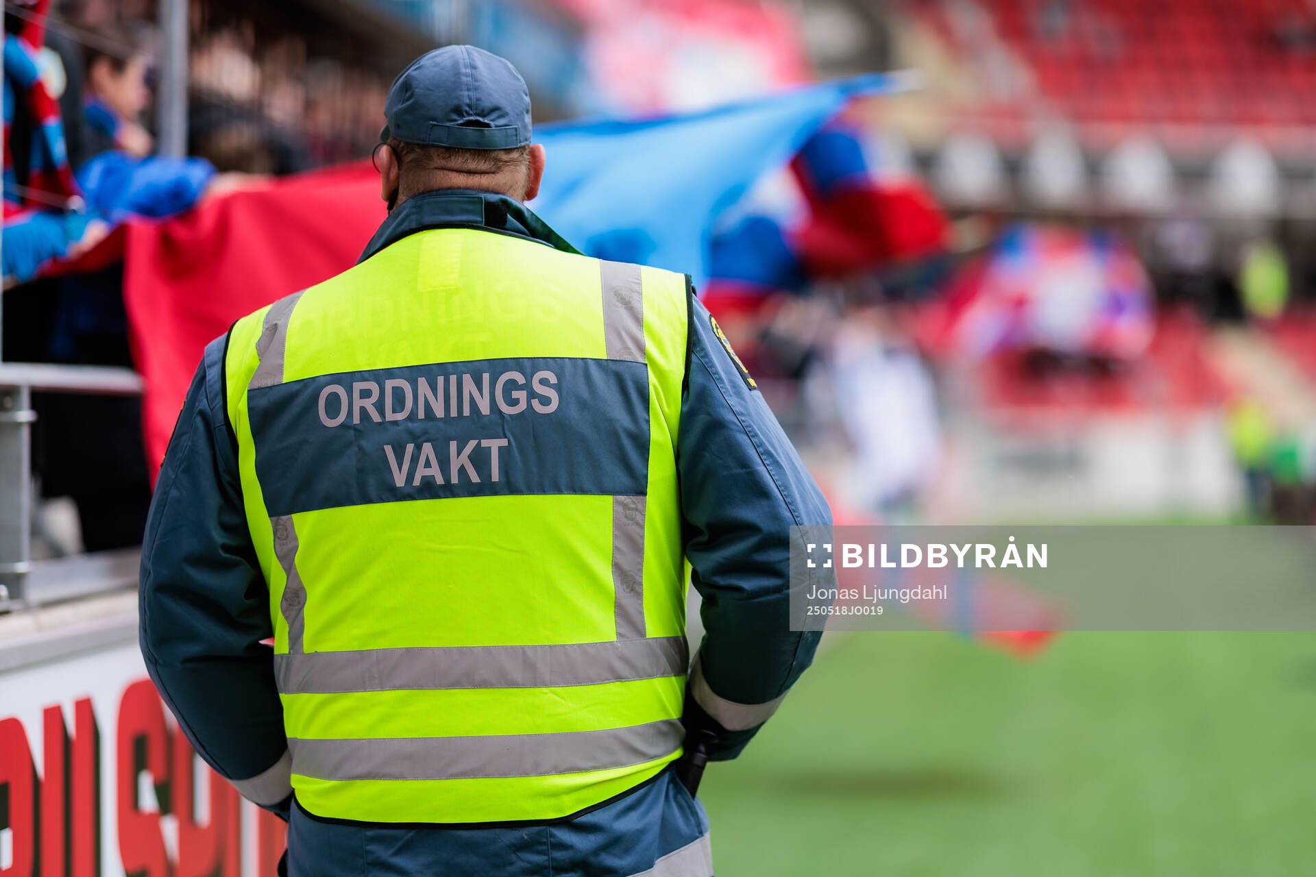 Ordningsvakt under fotbollsmatchen i Allsvenskan mellan Öster och GAIS den 18 maj 2025 i Växjö. 