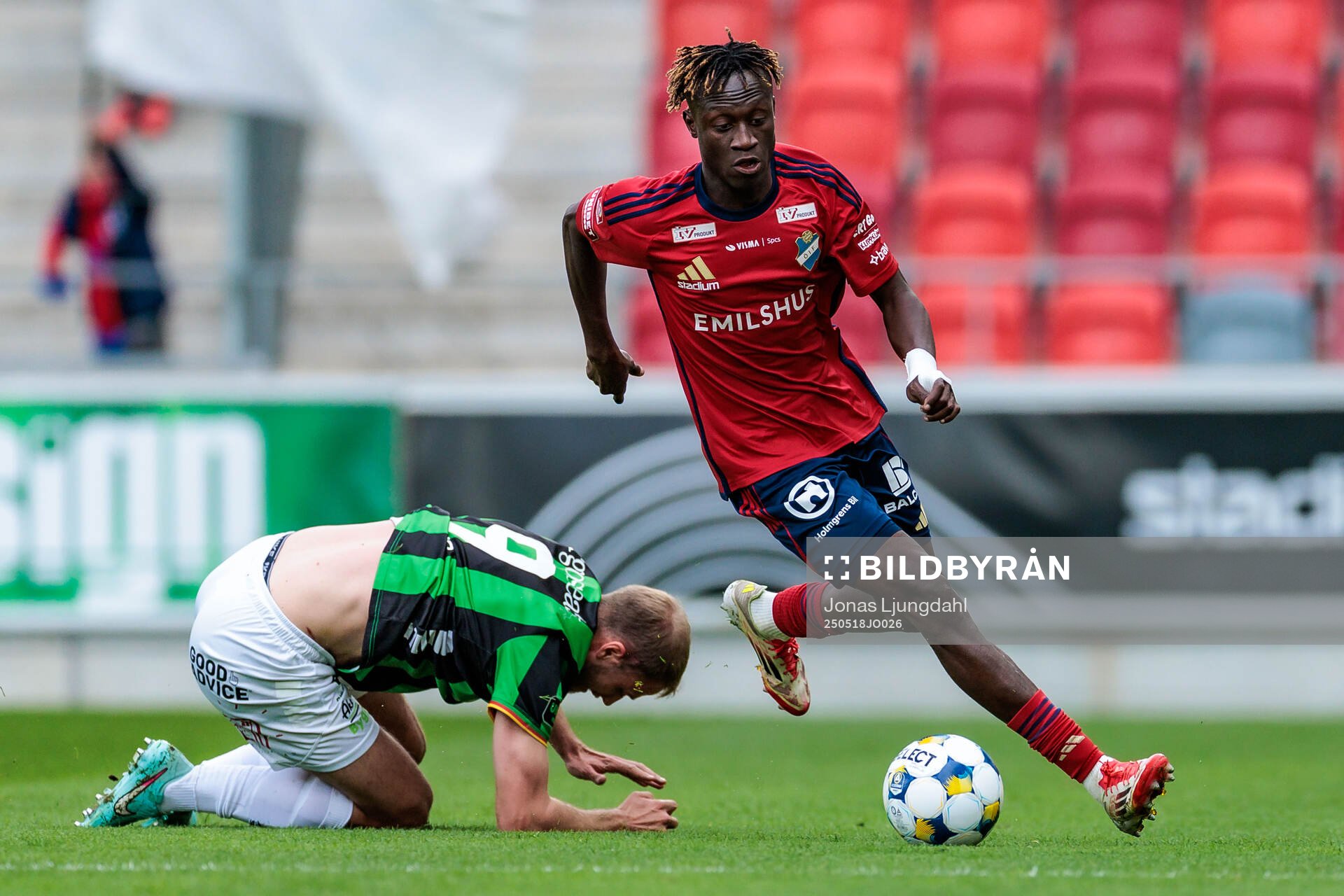 GAISs Gustav Lundgren och Östers Youssoupha Sanyang