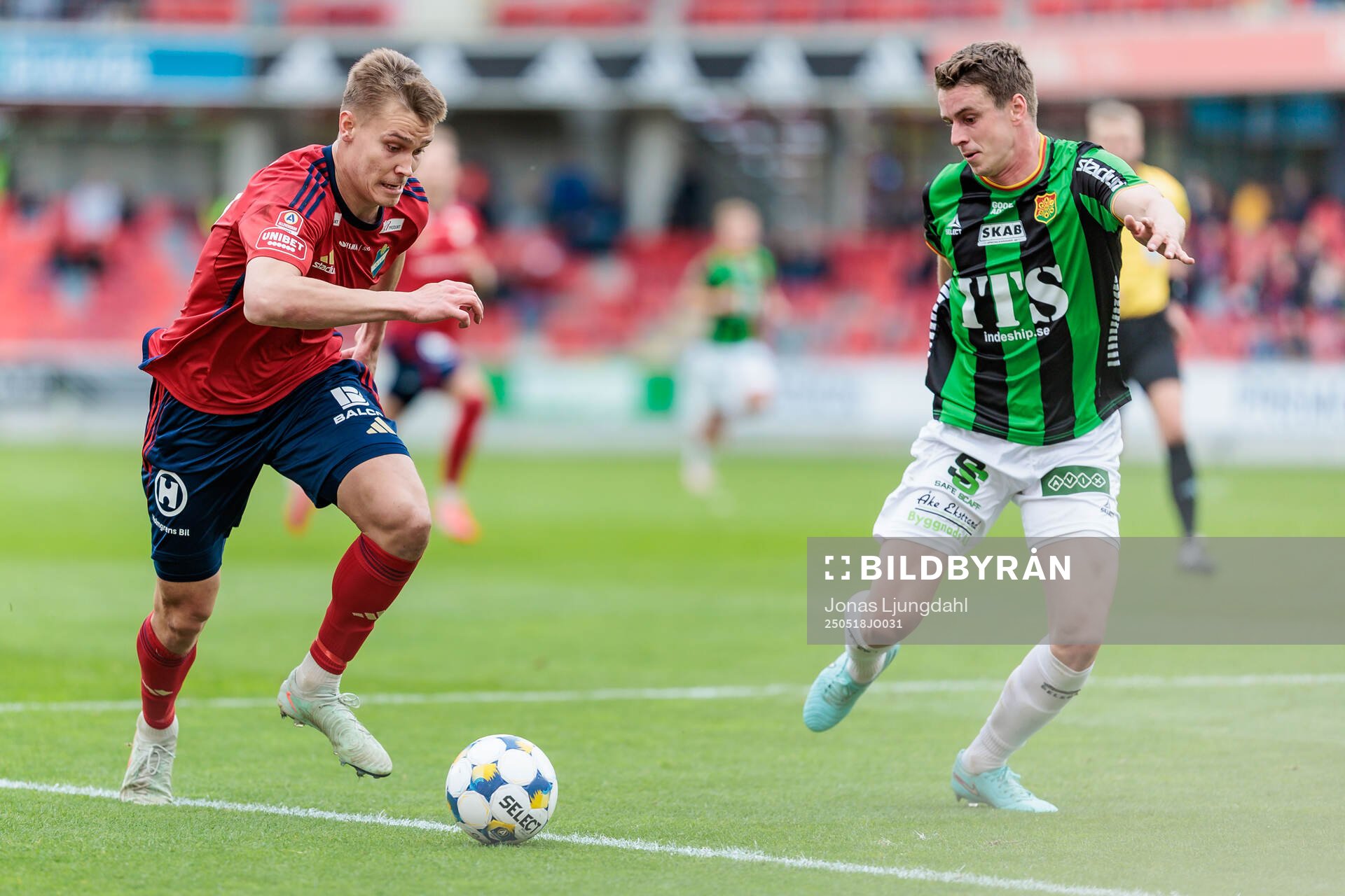 Östers Matias Tamminen och GAISs Oskar Ågren