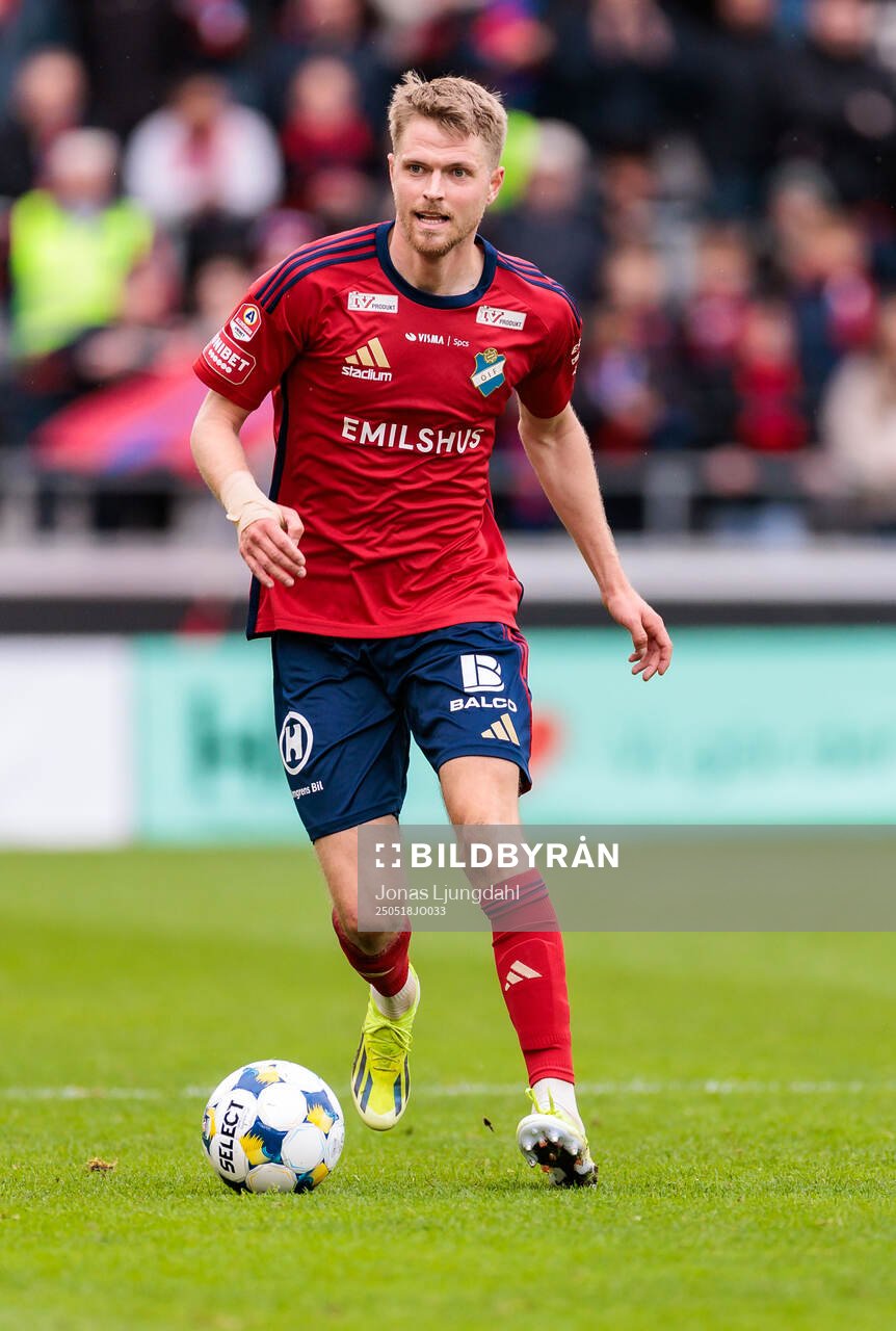 Östers Magnus Christensen under fotbollsmatchen i Allsvenskan mellan Öster och GAIS den 18 maj 2025 i Växjö. 