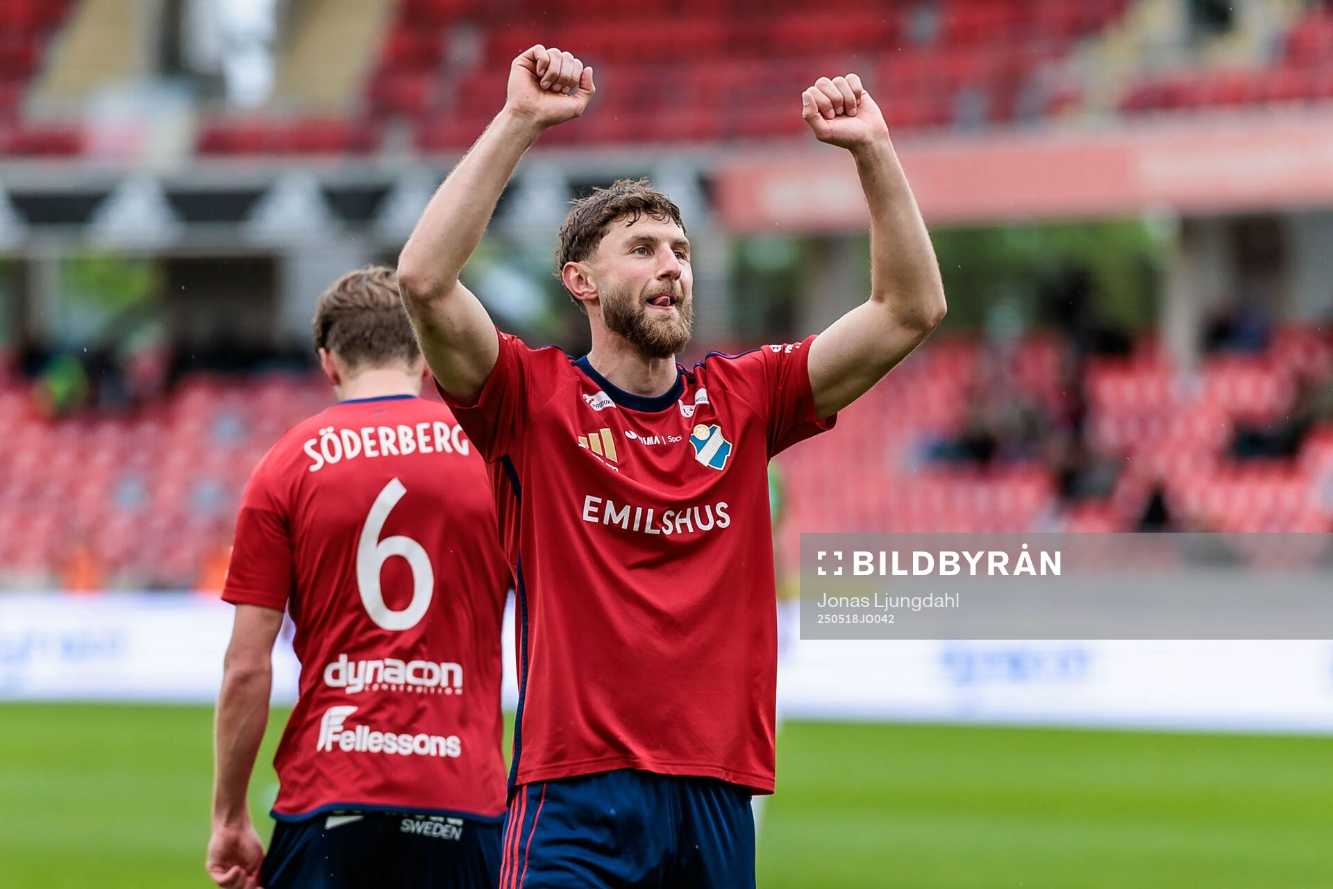 Östers Alibek Aliev jublar efter 1-0 under fotbollsmatchen i Allsvenskan mellan Öster och GAIS den 18 maj 2025 i Växjö. 