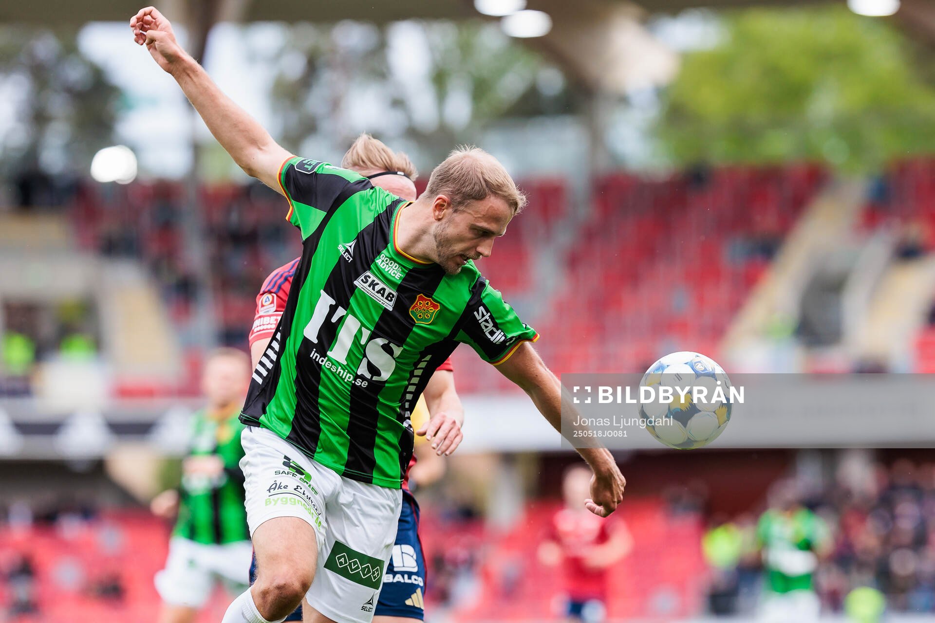 GAIS Gustav Lundgren under fotbollsmatchen i Allsvenskan mellan Öster och GAIS den 18 maj 2025 i Växjö. 