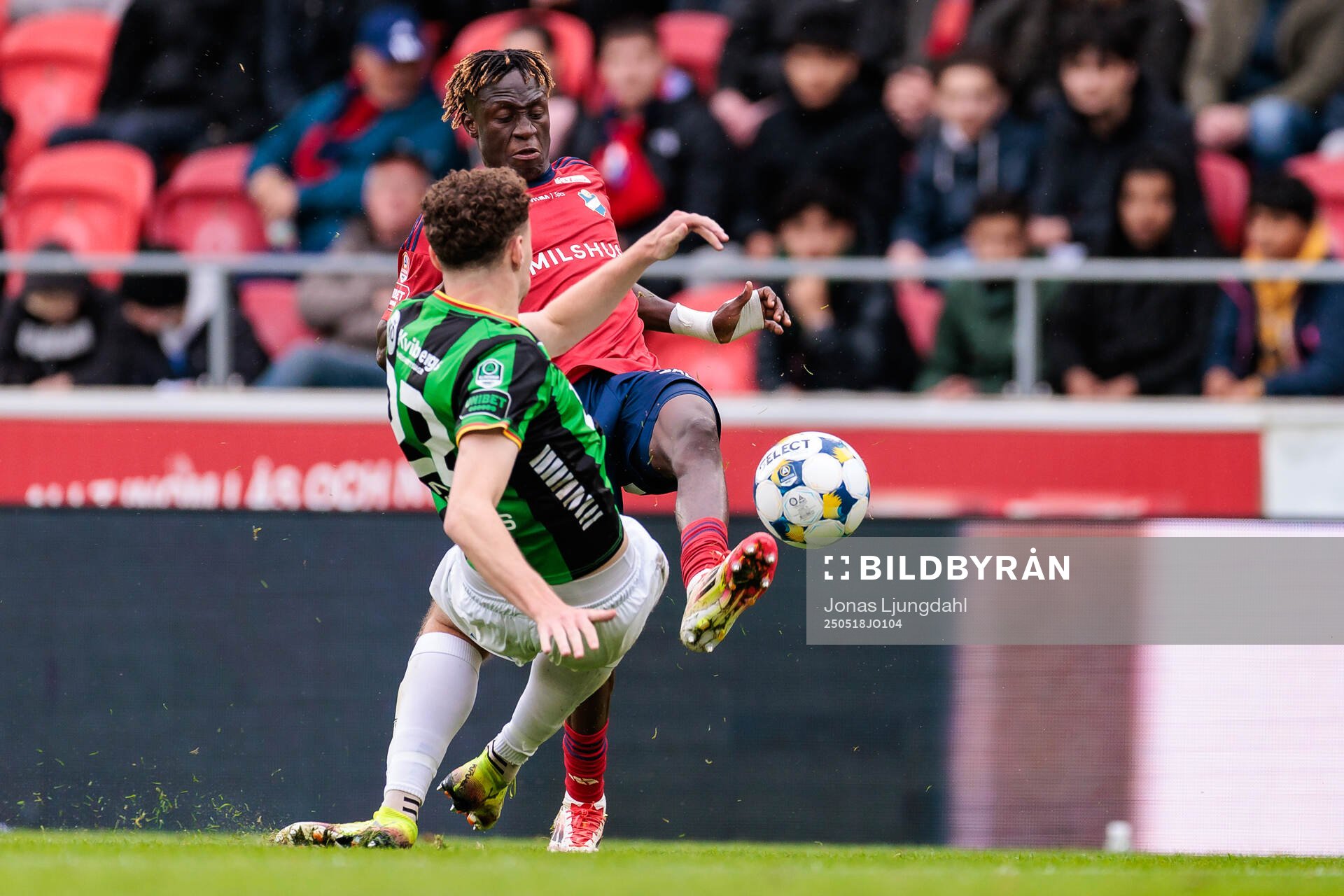 Östers Youssoupha Sanyang under fotbollsmatchen i Allsvenskan mellan Öster och GAIS den 18 maj 2025 i Växjö. 