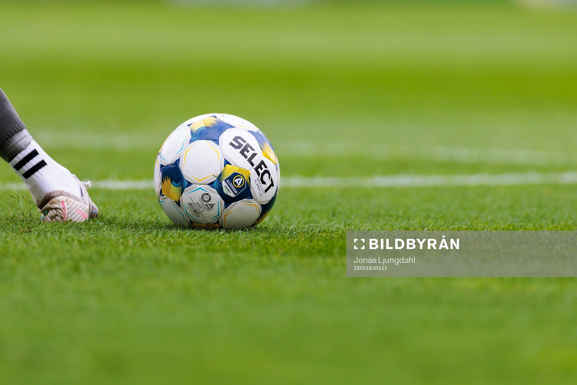 Matchboll under fotbollsmatchen i Allsvenskan mellan Öster och GAIS den 18 maj 2025 i Växjö. 