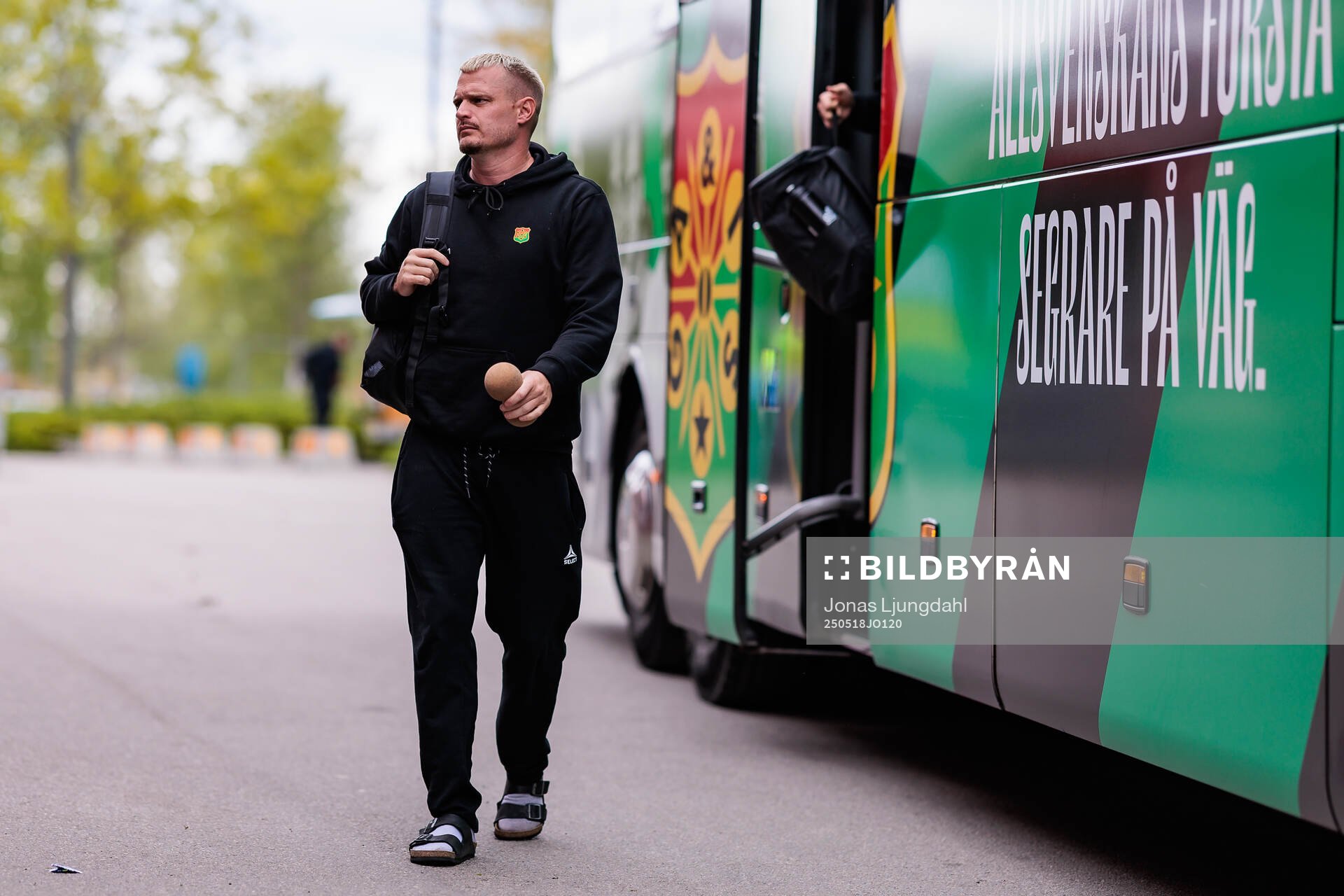 GAIS Jonas Lindberg inför fotbollsmatchen i Allsvenskan mellan Öster och GAIS den 18 maj 2025 i Växjö. 