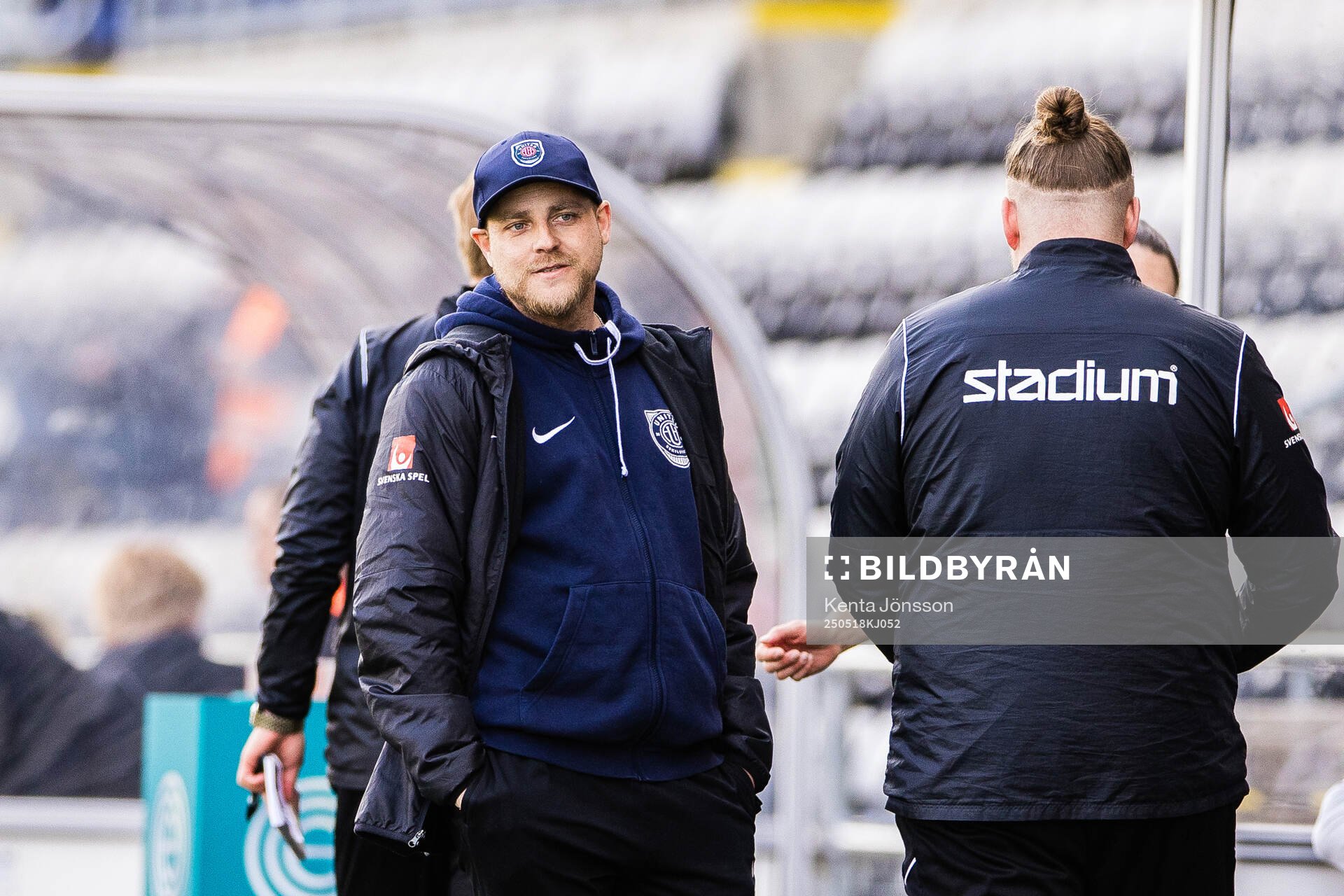 Eskilstuna Uniteds tränare Rickard Johansson under fotbollsmatchen i Elitettan mellan Eskilstuna United och KIF Örebro den 18 maj 2025 i Eskilstuna.