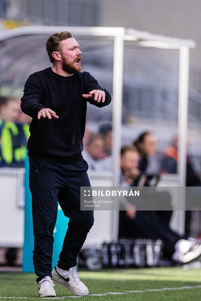 KIF Örebros tränare Fredrik Andersson