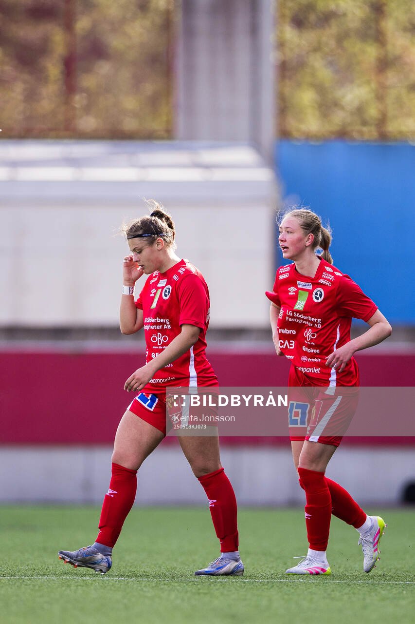KIF Örebros Bella Sember och Cajsa Rubensson deppar