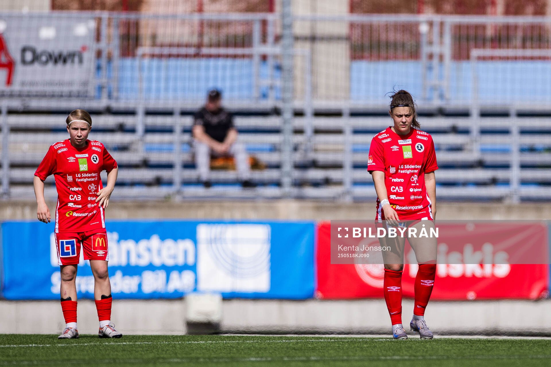 KIF Örebros Emilia Jägestedt Widstrand och Bella Sember