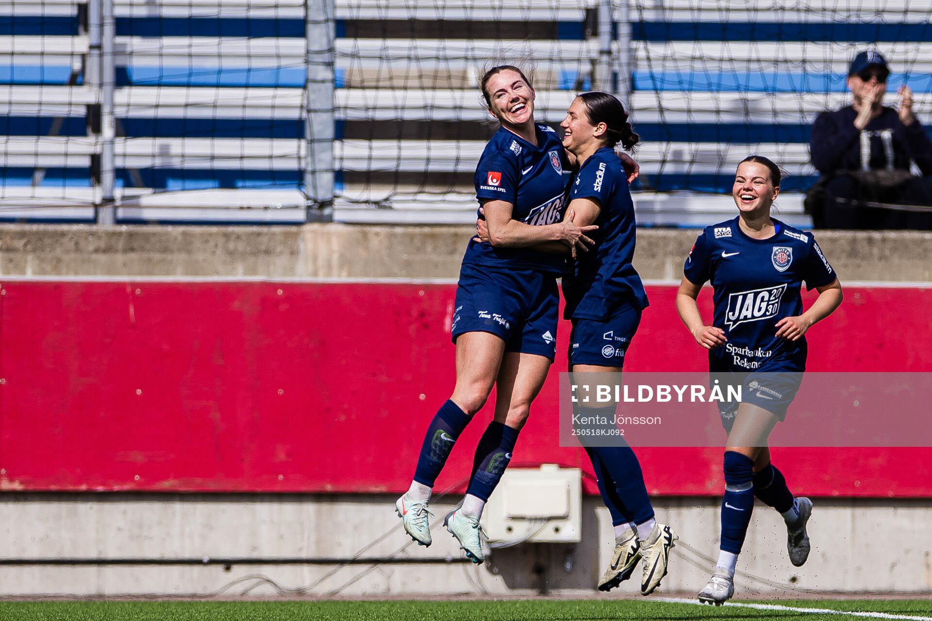 Eskilstuna Uniteds Gabrielle Rose Rennie jublar efter 1-0 under fotbollsmatchen i Elitettan mellan Eskilstuna United och KIF Örebro den 18 maj 2025 i Eskilstuna.