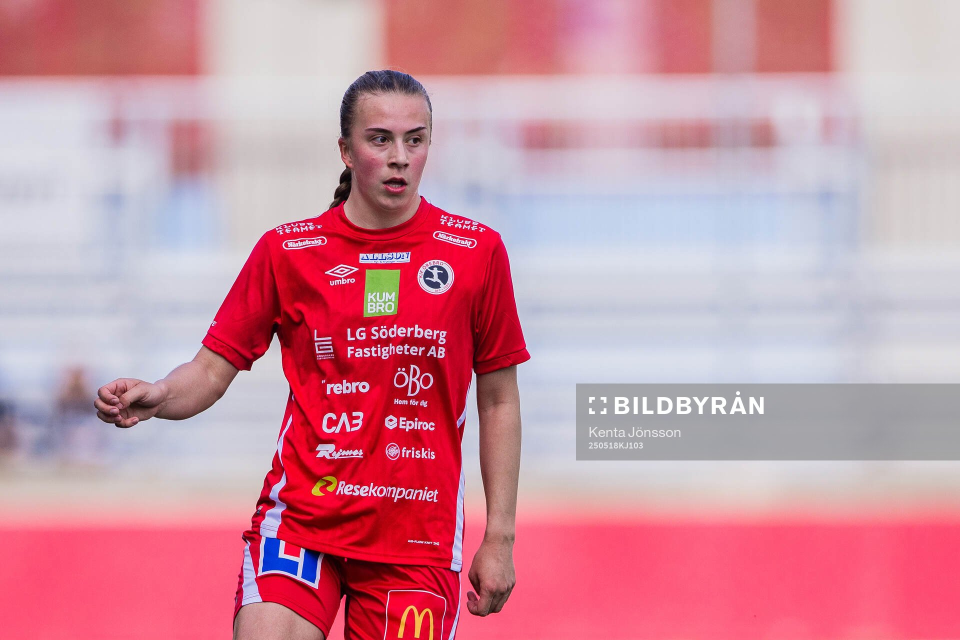 KIF Örebros Helene Gross-Benberg under fotbollsmatchen i Elitettan mellan Eskilstuna United och KIF Örebro den 18 maj 2025 i Eskilstuna.