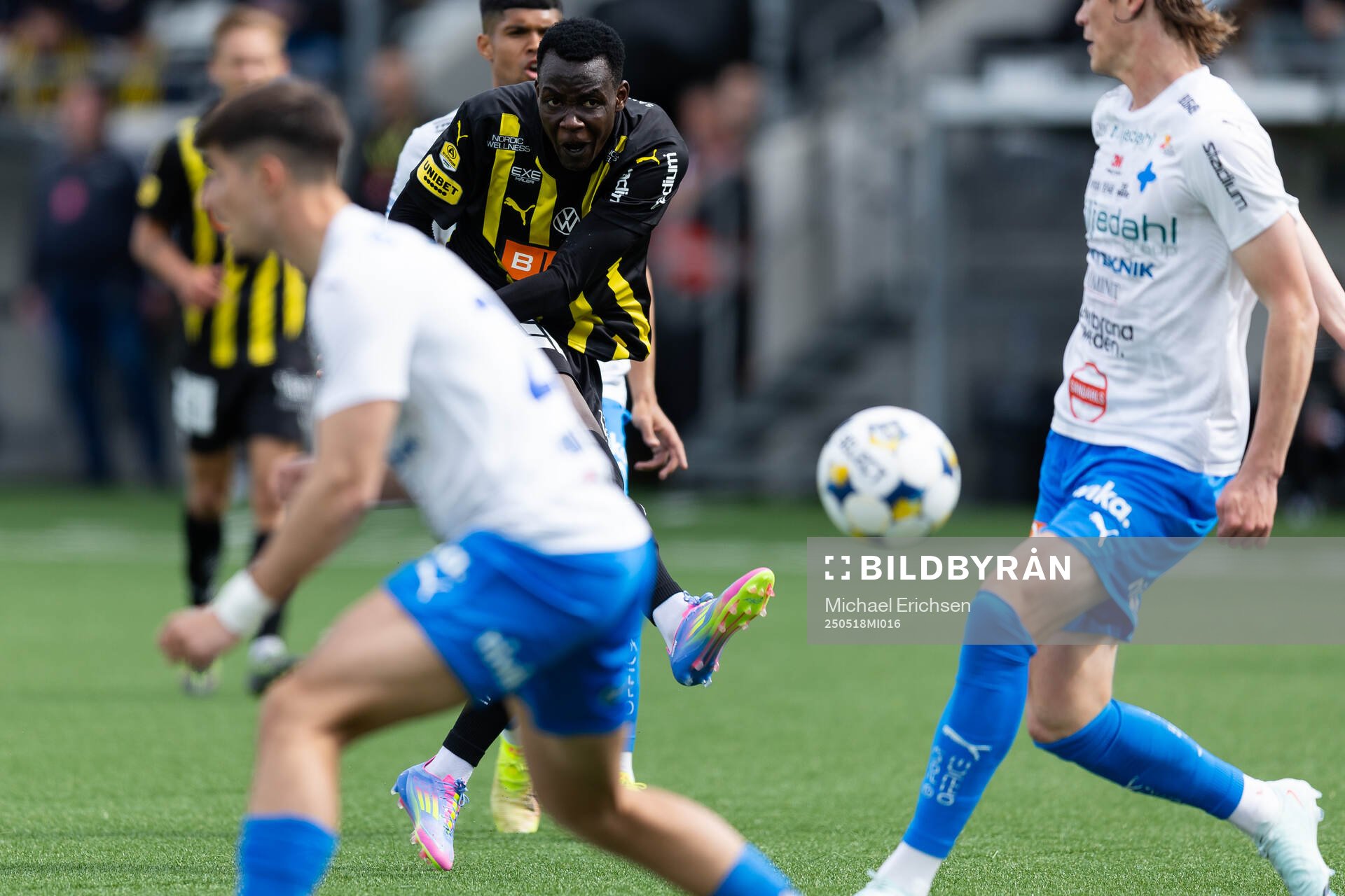 Häckens John Paul Dembe under fotbollsmatchen i Allsvenskan mellan Häcken och Värnamo den 18 maj 2025 i Göteborg. 