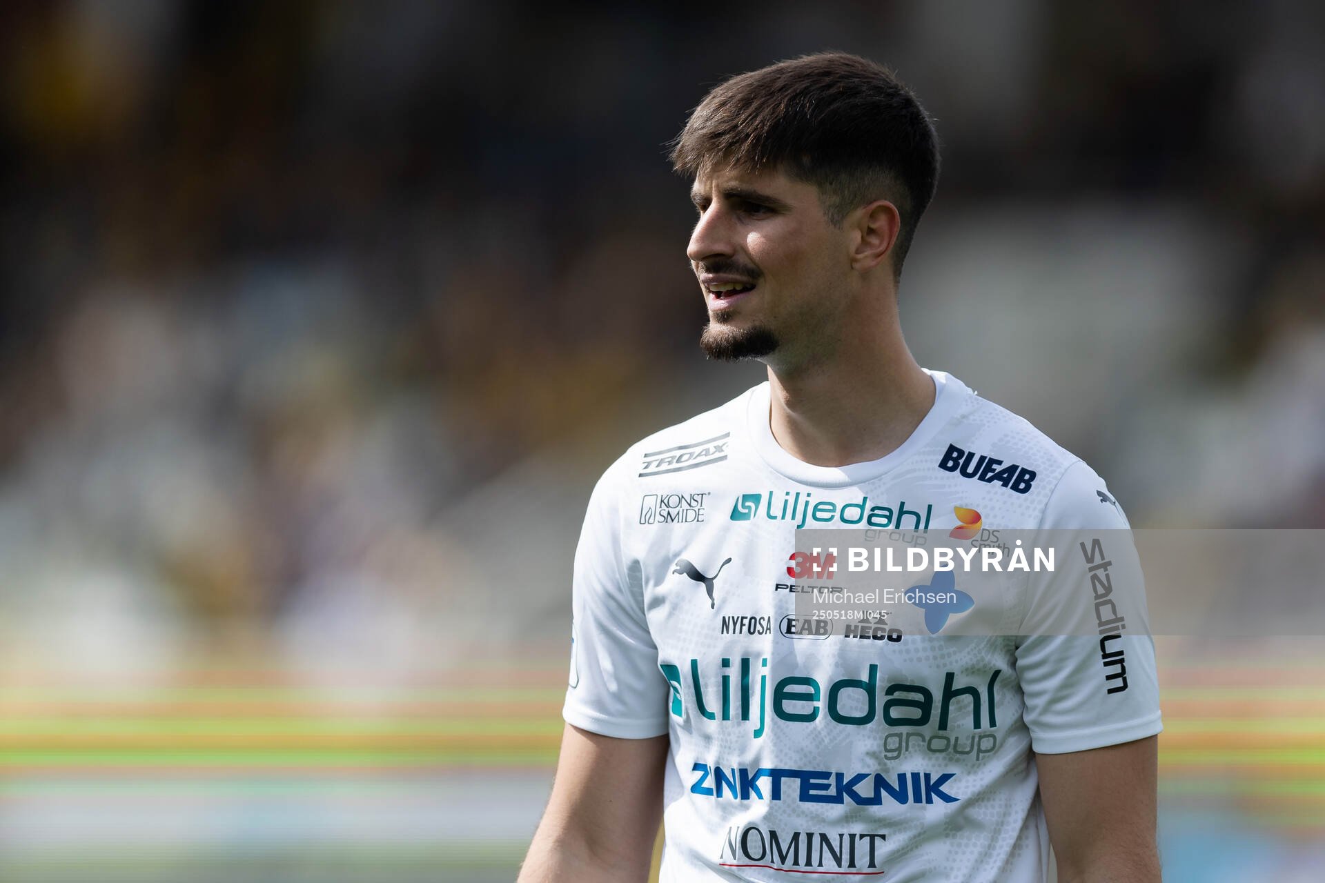 Värnamos Emin Grozdanic under fotbollsmatchen i Allsvenskan mellan Häcken och Värnamo den 18 maj 2025 i Göteborg. 