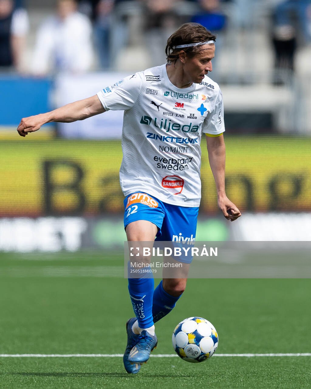 Värnamos Simon Thern under fotbollsmatchen i Allsvenskan mellan Häcken och Värnamo den 18 maj 2025 i Göteborg. 