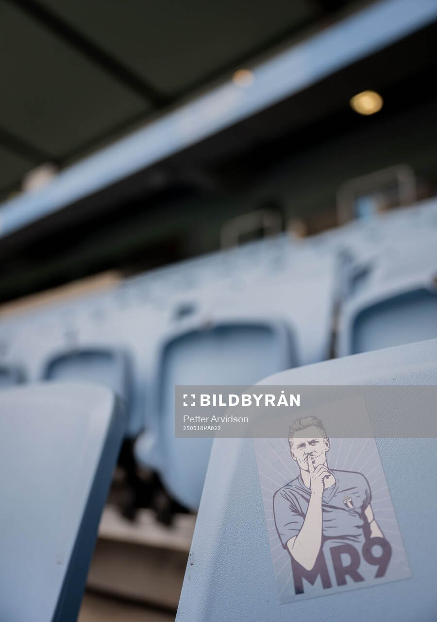 Klistermärken på Eleda Stadion inför fotbollsmatchen i Allsvenskan mellan Malmö FF och Halmstad den 18 maj 2025 i Malmö. 