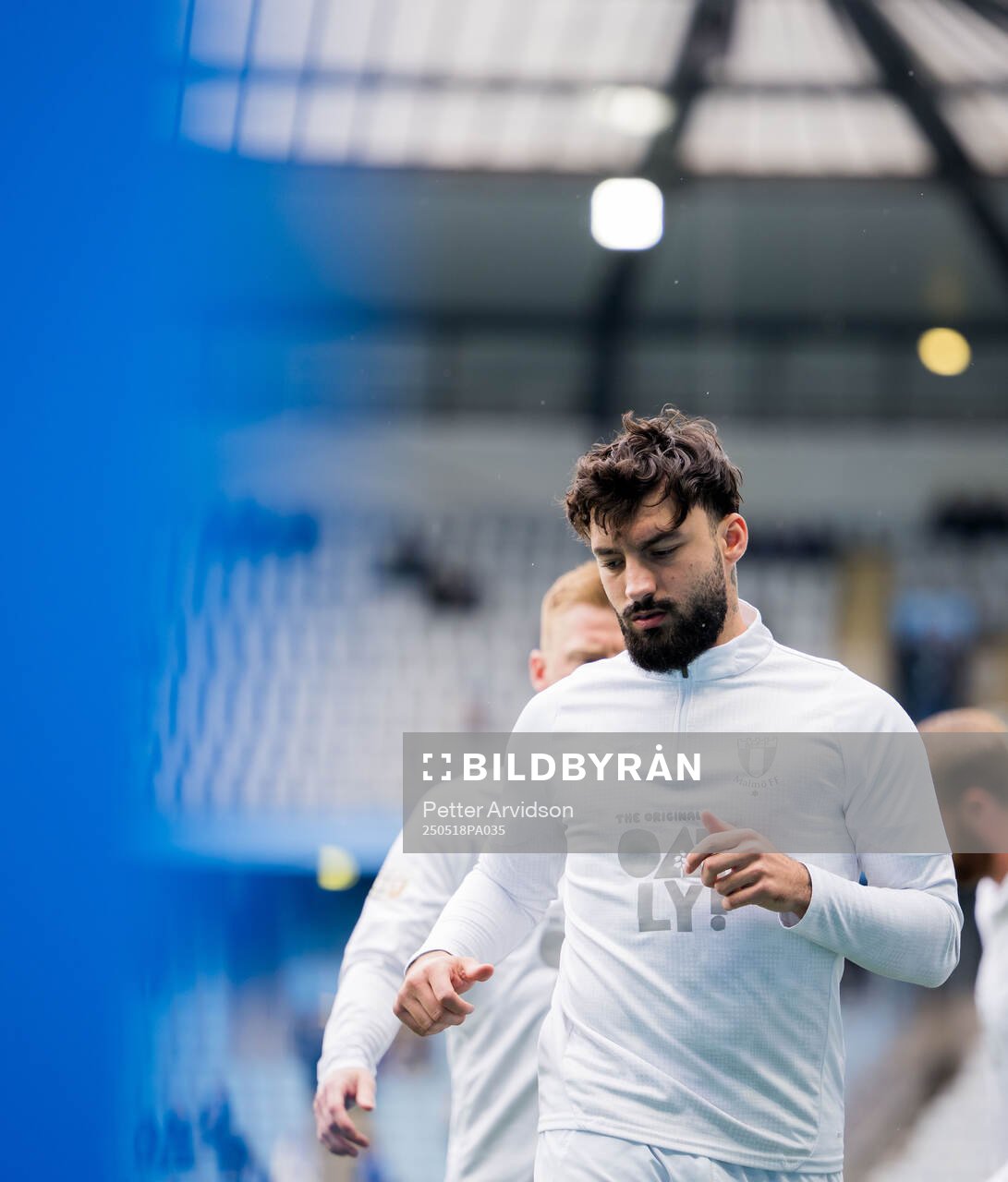Malmö FFs Sead Haksabanovic inför fotbollsmatchen i Allsvenskan mellan Malmö FF och Halmstad den 18 maj 2025 i Malmö. 