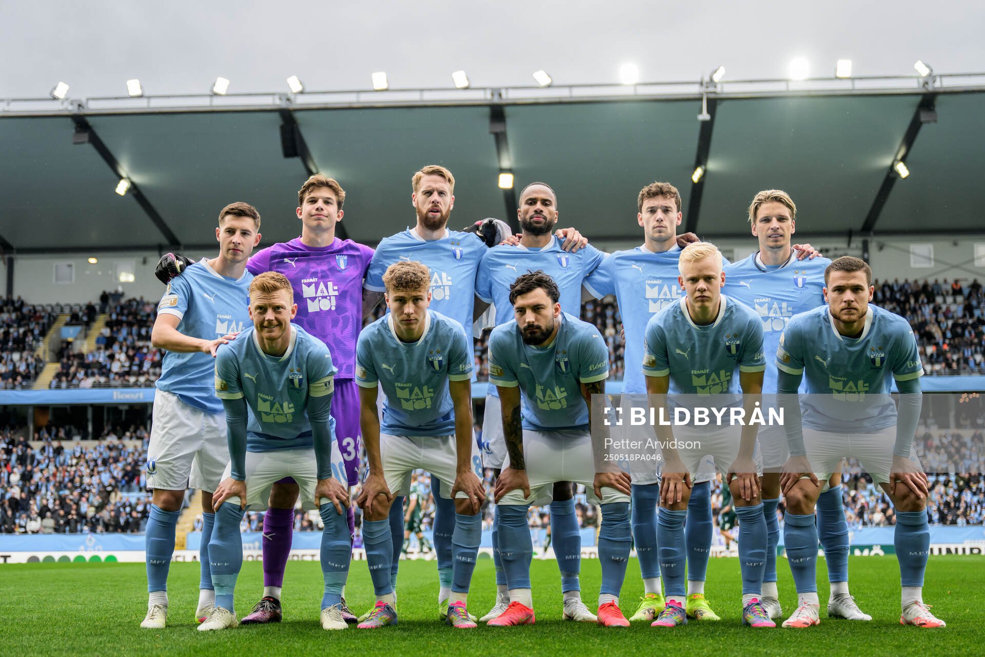 Malmö FFs (övre vänster) Lasse Berg Johnsen, målvakt Melker Ellborg, Pontus Jansson, Isaac Kiese Thelin, Colin Rösler, Jens Stryger Larsen, (nedre vänster) Anders Christiansen, Hugo Bolin, Sead Haksabanovic, Otto Rosengren och Gabriel Busanello inför fotbollsmatchen i Allsvenskan mellan Malmö FF och Halmstad den 18 maj 2025 i Malmö.