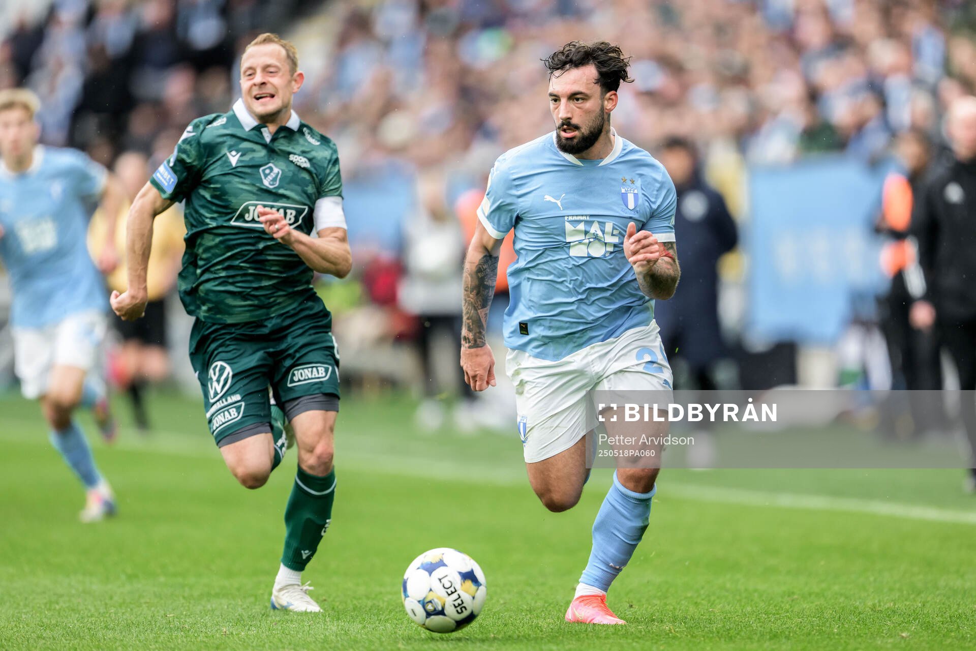 Malmö FFs Sead Haksabanovic under fotbollsmatchen i Allsvenskan mellan Malmö FF och Halmstad den 18 maj 2025 i Malmö. 