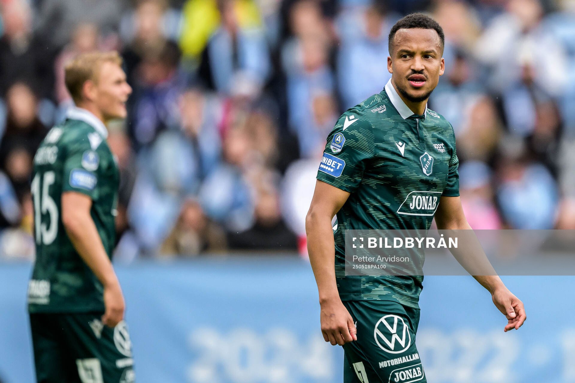 Halmstads Marcus Olsson under fotbollsmatchen i Allsvenskan mellan Malmö FF och Halmstad den 18 maj 2025 i Malmö. 