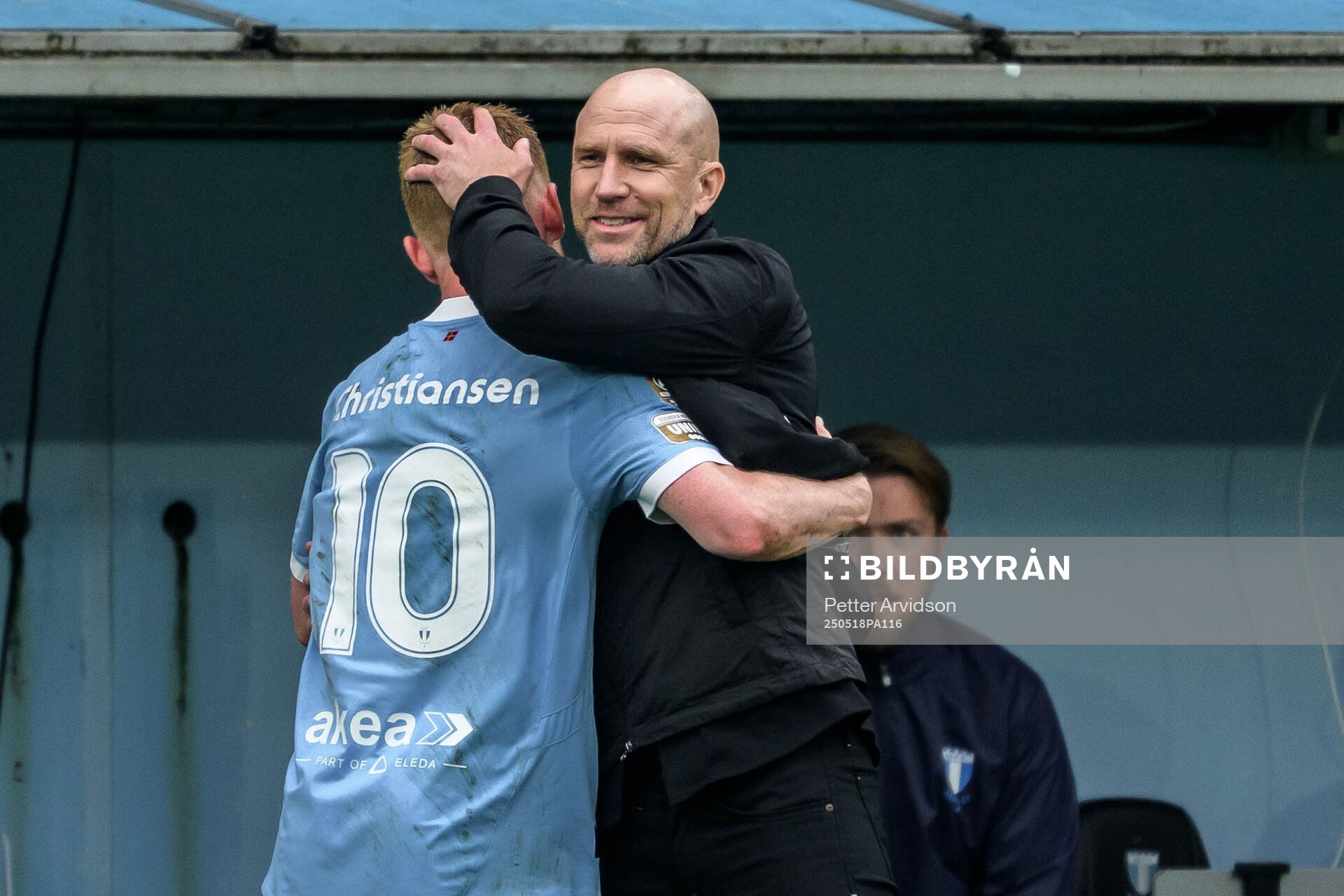 Malmö FFs Anders Christiansen och tränare Henrik Rydström under fotbollsmatchen i Allsvenskan mellan Malmö FF och Halmstad den 18 maj 2025 i Malmö.
