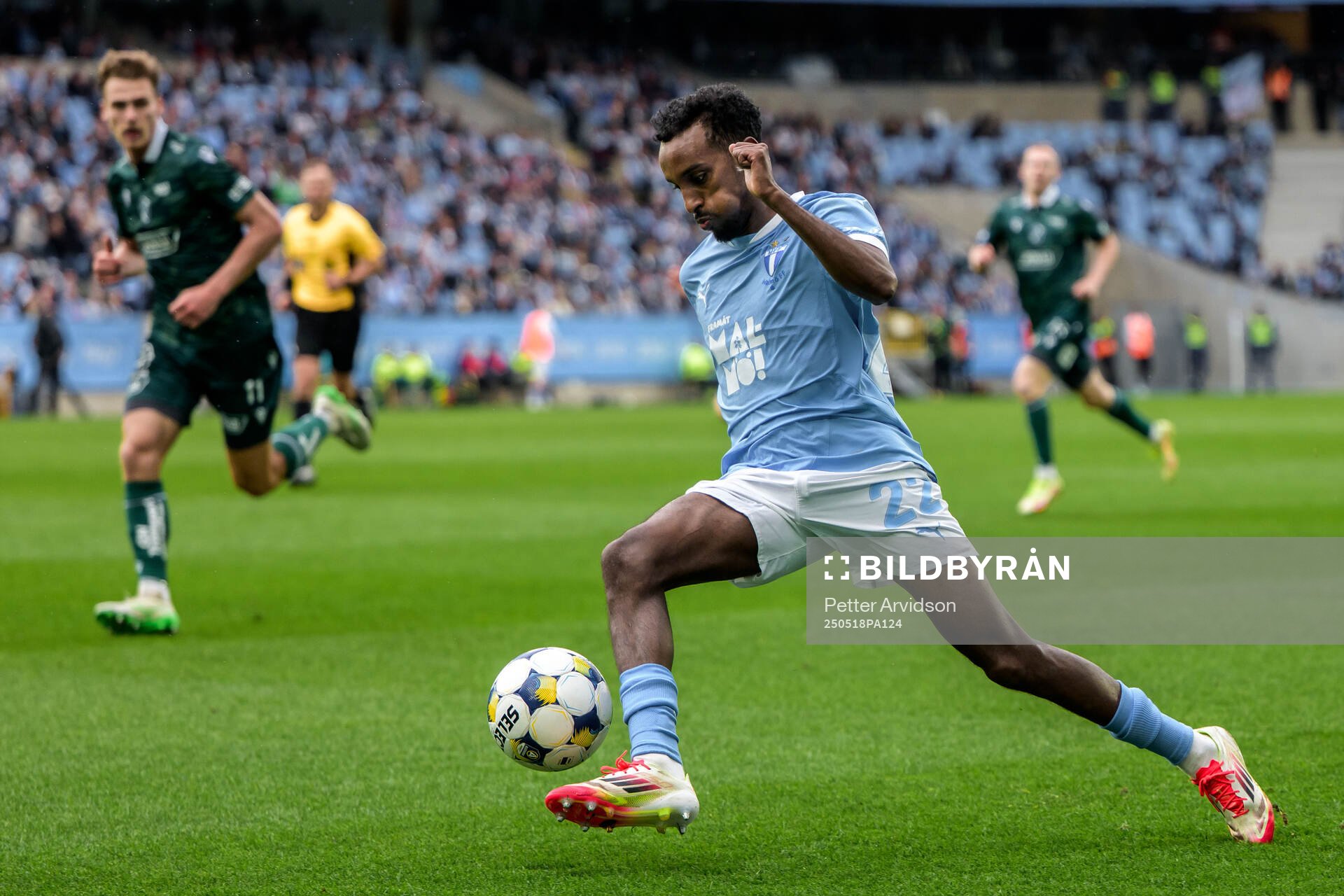 Malmö FFs Taha Ali under fotbollsmatchen i Allsvenskan mellan Malmö FF och Halmstad den 18 maj 2025 i Malmö. 