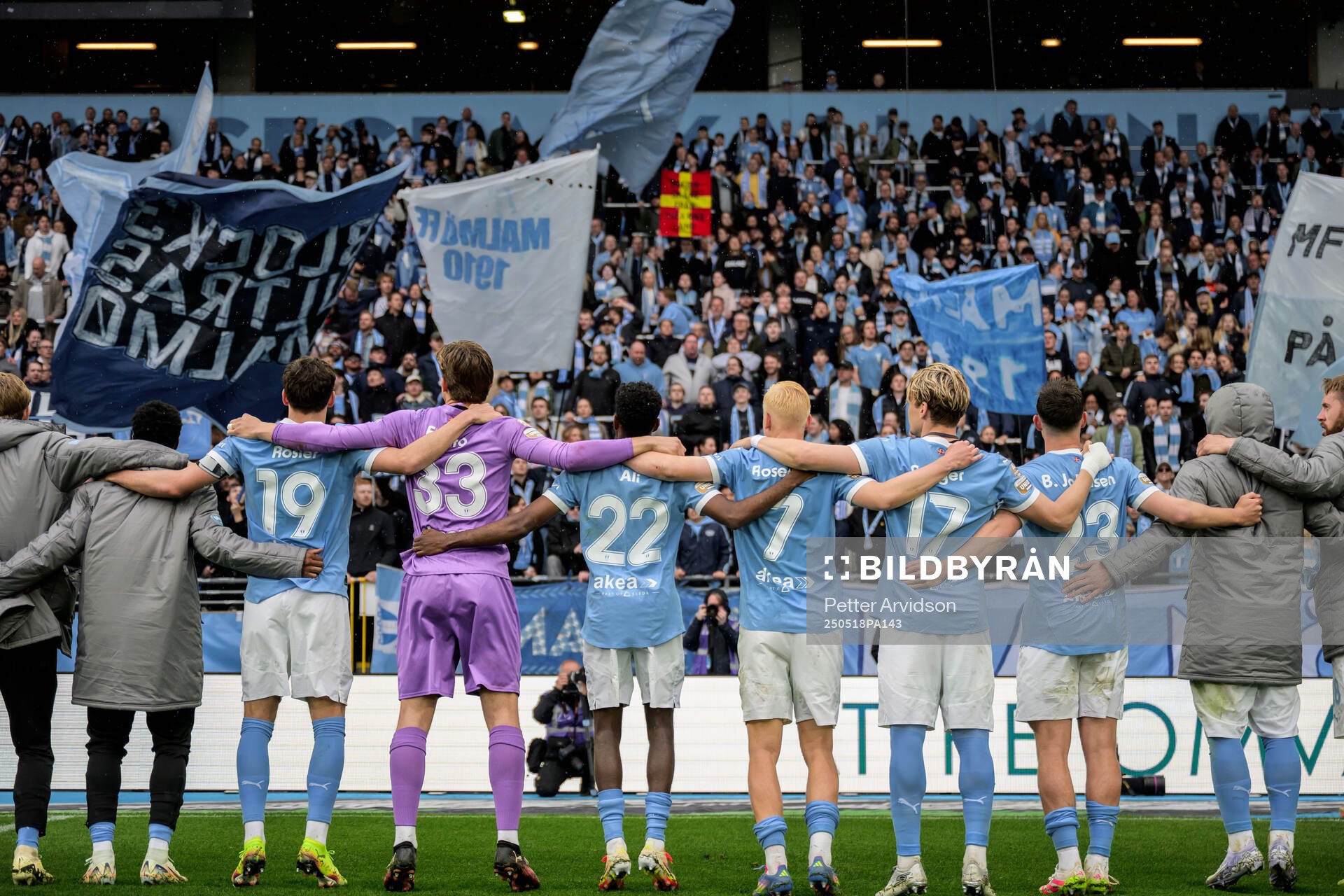 Malmö FFs spelare och supportrar jublar