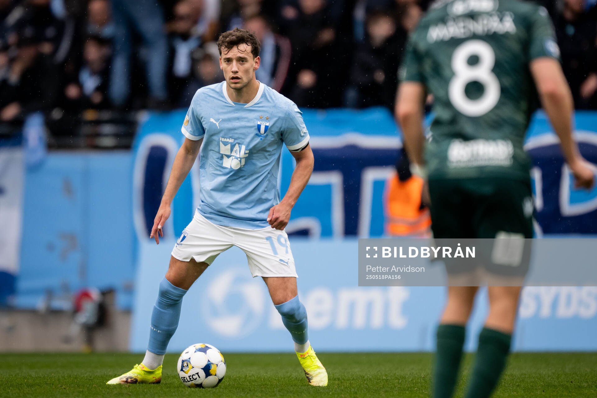Malmö FFs Colin Rösler under fotbollsmatchen i Allsvenskan mellan Malmö FF och Halmstad den 18 maj 2025 i Malmö. 