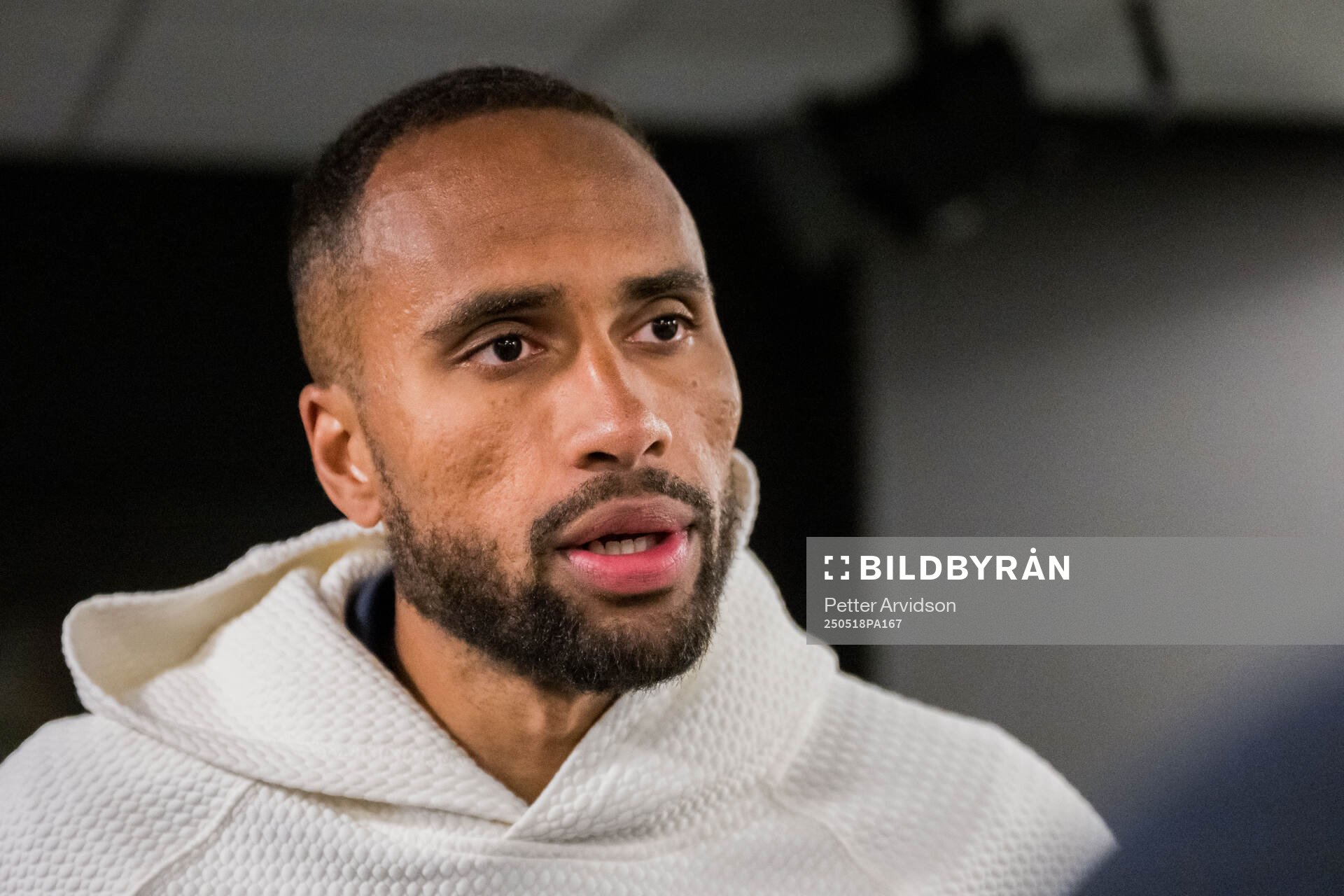 Malmö FFs Isaac Kiese Thelin blir intervjuad efter fotbollsmatchen i Allsvenskan mellan Malmö FF och Halmstad den 18 maj 2025 i Malmö. 