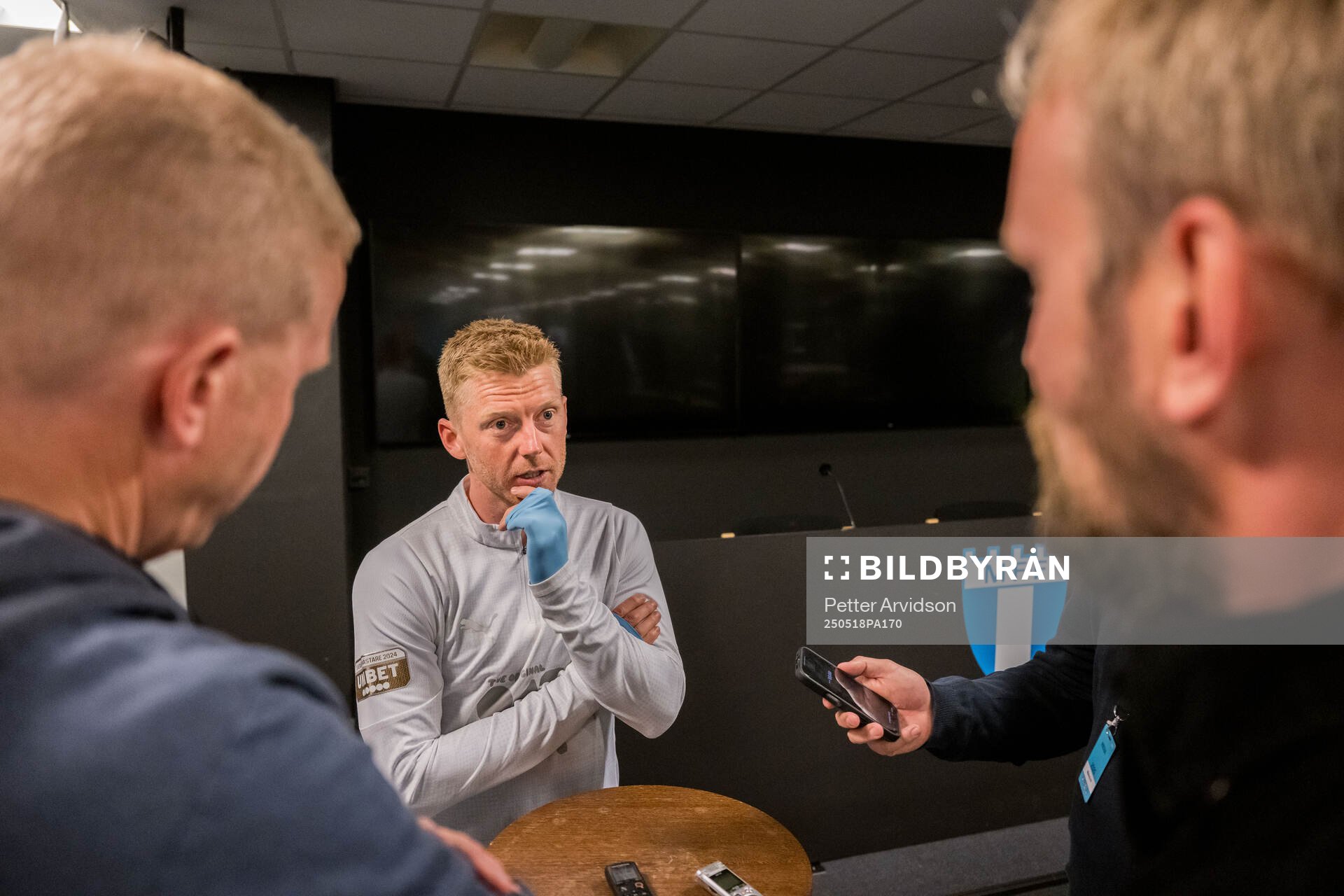 Malmö FFs Anders Christiansen blir intervjuad efter fotbollsmatchen i Allsvenskan mellan Malmö FF och Halmstad den 18 maj 2025 i Malmö. 