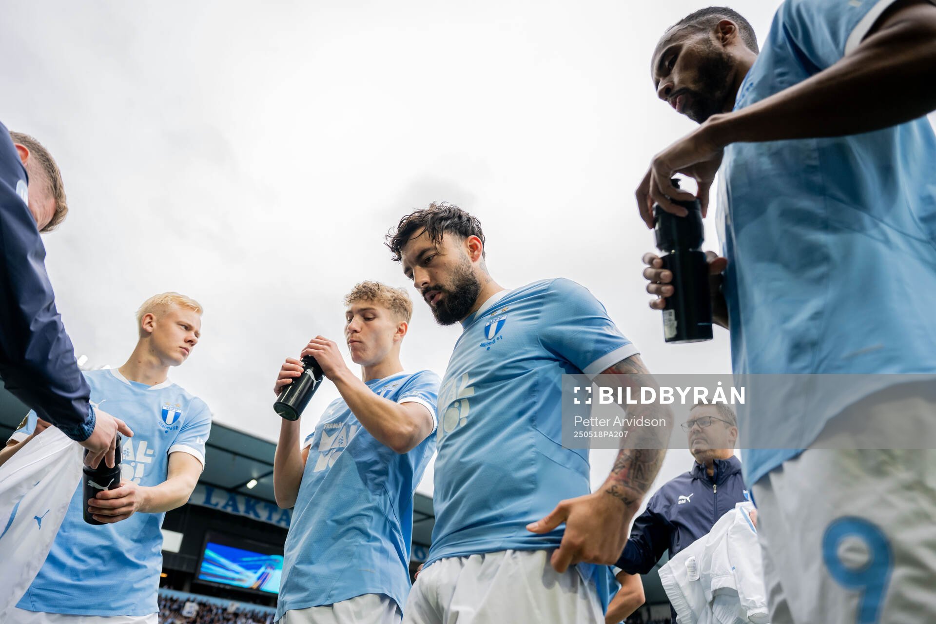 Malmö FFs Otto Rosengren, Hugo Bolin, Sead Haksabanovic och Isaac Kiese Thelin inför fotbollsmatchen i Allsvenskan mellan Malmö FF och Halmstad den 18 maj 2025 i Malmö.