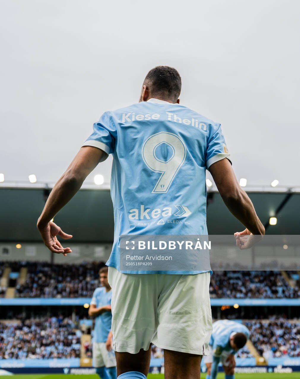Malmö FFs Isaac Kiese Thelin inför fotbollsmatchen i Allsvenskan mellan Malmö FF och Halmstad den 18 maj 2025 i Malmö. 
