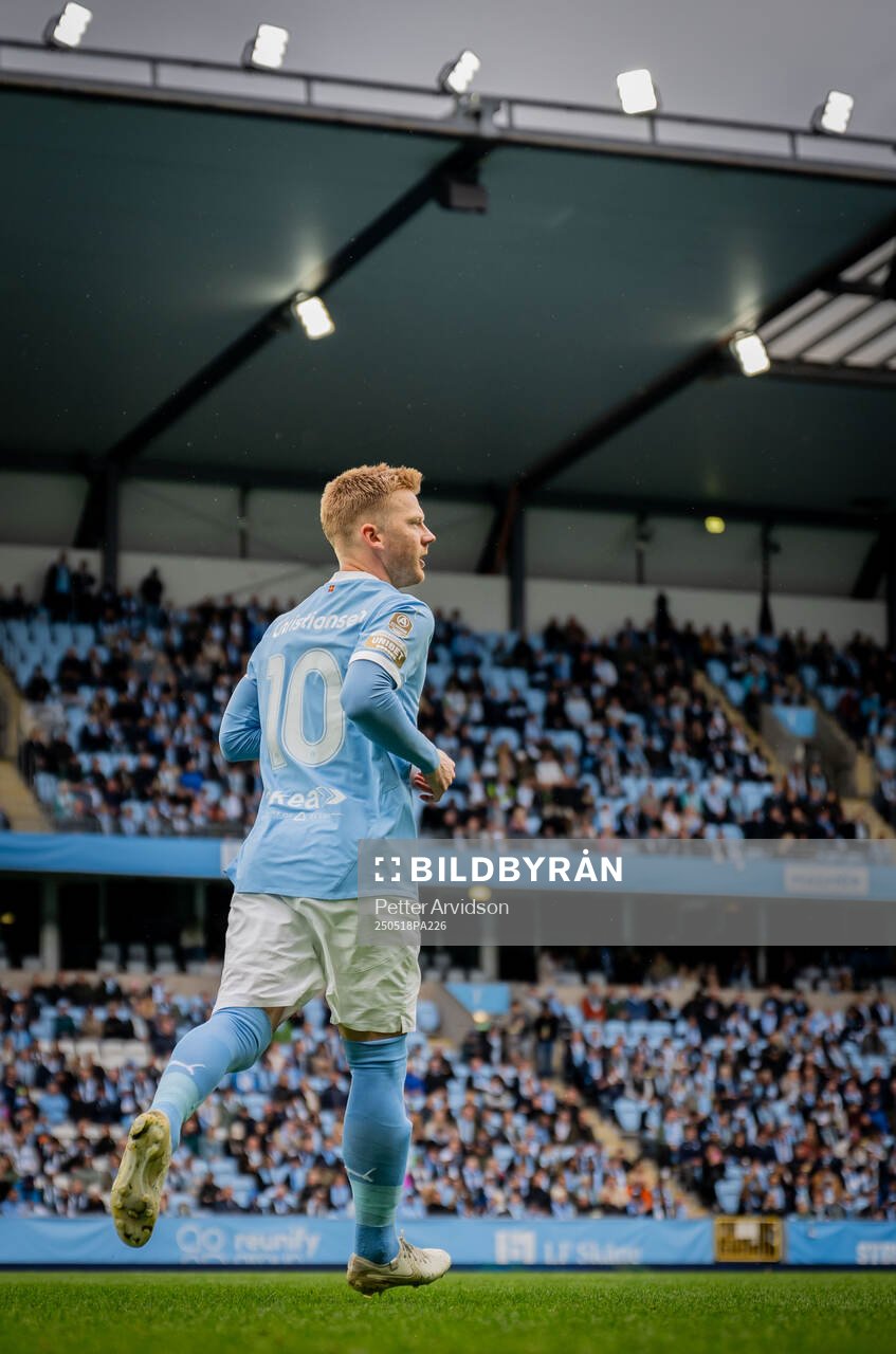 Malmö FFs Anders Christiansen inför fotbollsmatchen i Allsvenskan mellan Malmö FF och Halmstad den 18 maj 2025 i Malmö. 
