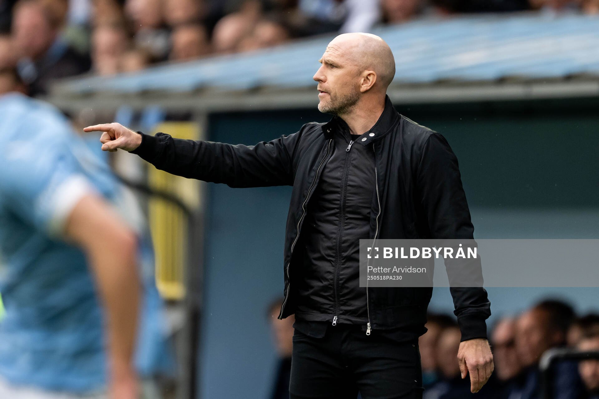 Malmö FFs tränare Henrik Rydström under fotbollsmatchen i Allsvenskan mellan Malmö FF och Halmstad den 18 maj 2025 i Malmö. 