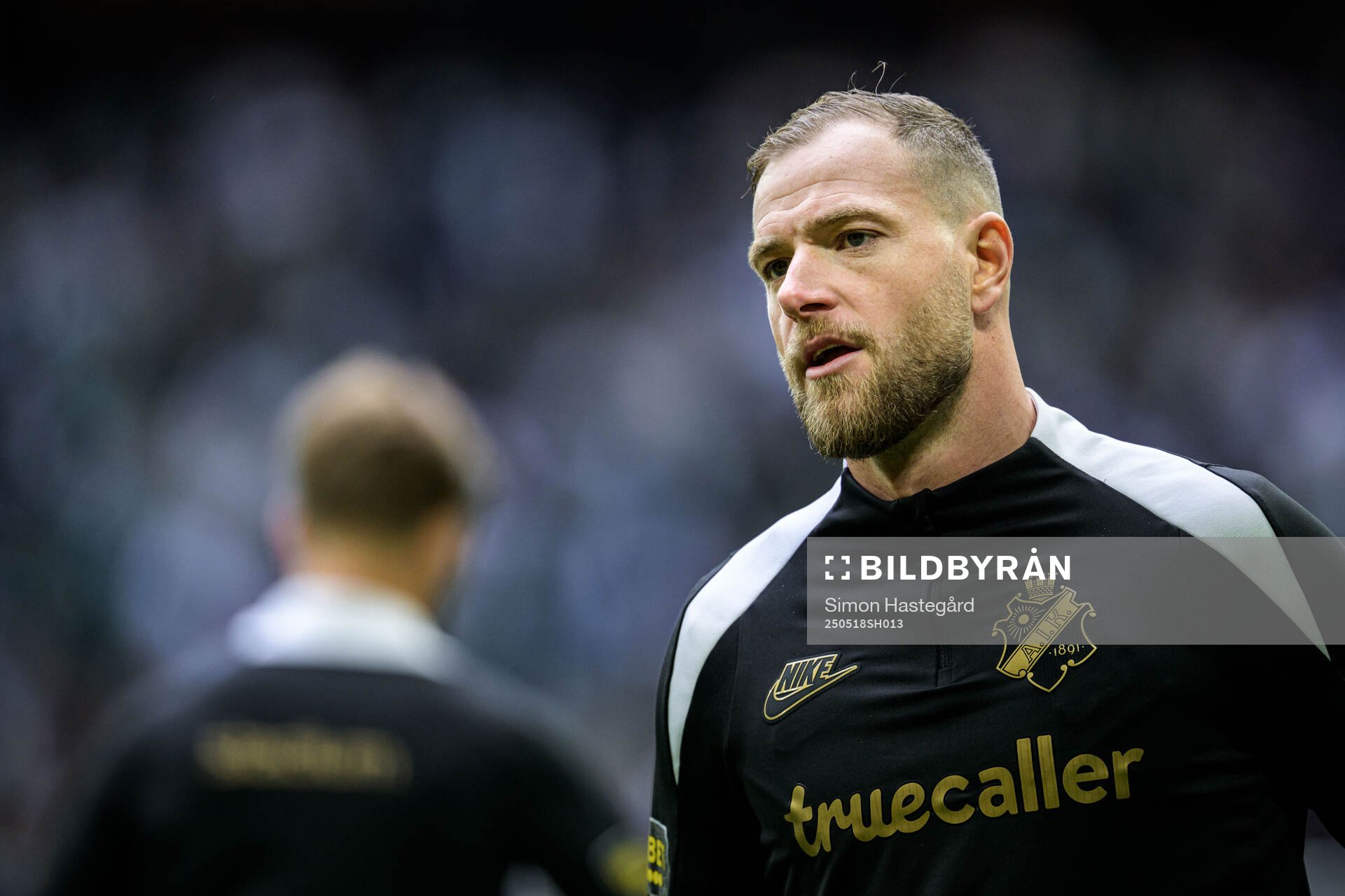 AIKs John Guidetti inför fotbollsmatchen i Allsvenskan mellan AIK och Hammarby den 18 maj 2025 i Stockholm. 