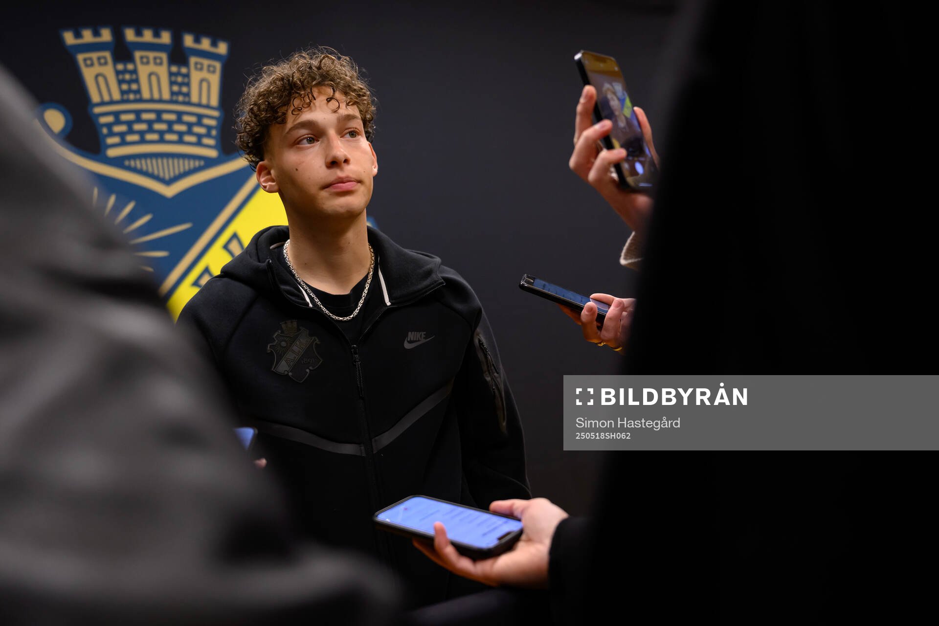 AIKs Victor Goncalves Andersson i i mixed zone