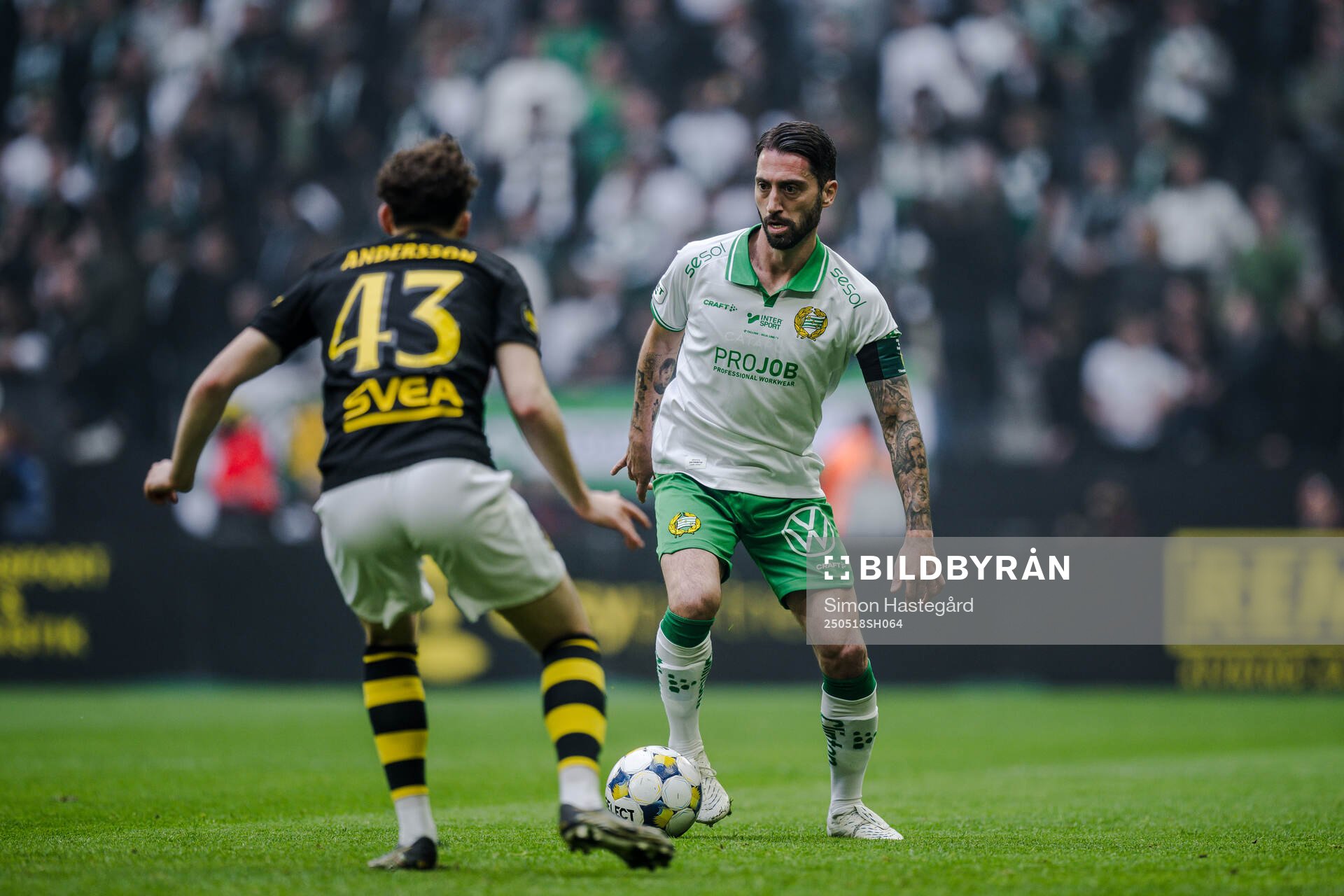 Hammarbys Nahir Besara under fotbollsmatchen i Allsvenskan mellan AIK och Hammarby den 18 maj 2025 i Stockholm. 
