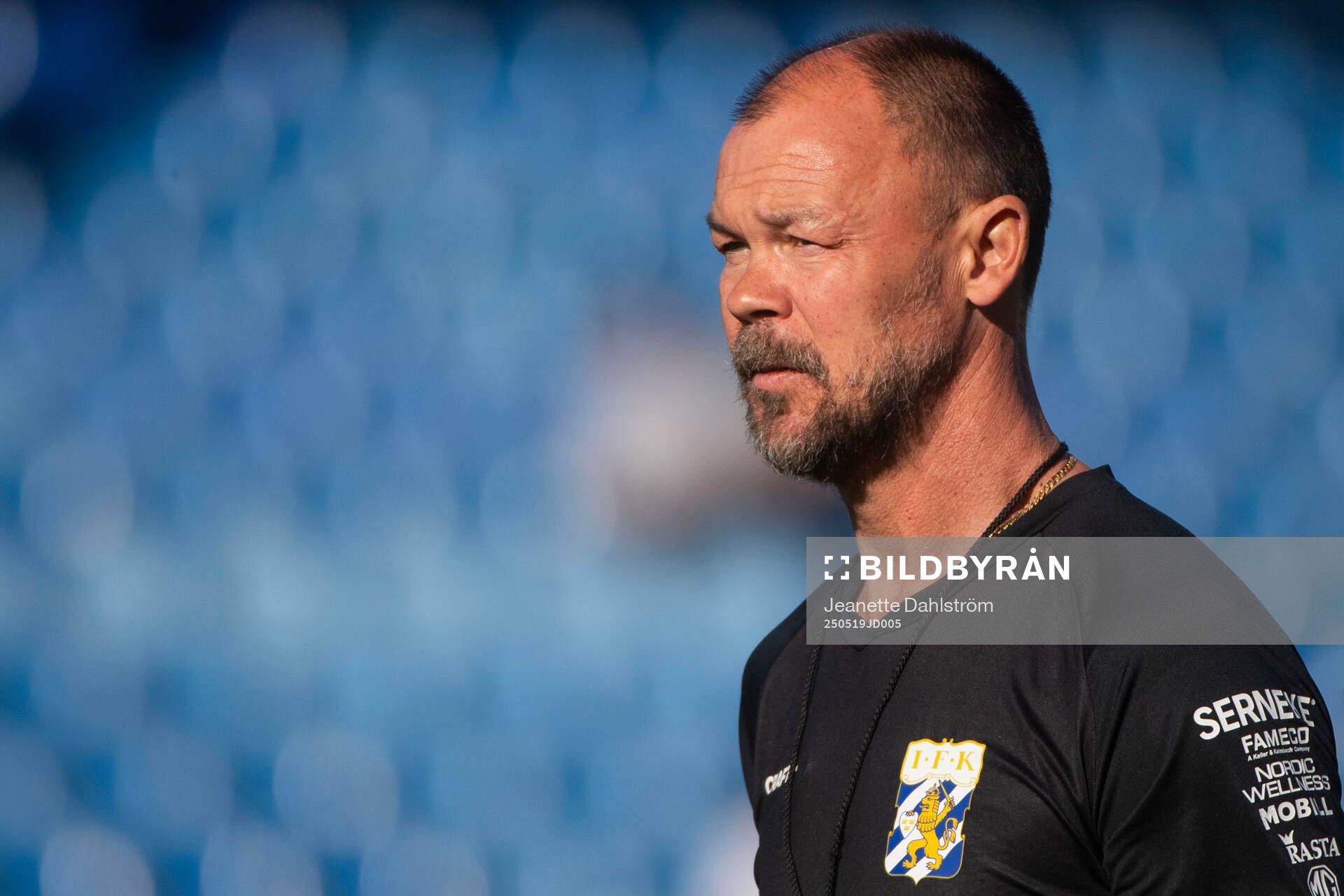 IFK Göteborgs tränare Stefan Billborn under fotbollsmatchen i Allsvenskan mellan Degerfors och IFK Göteborg den 19 maj 2025 i Degerfors.