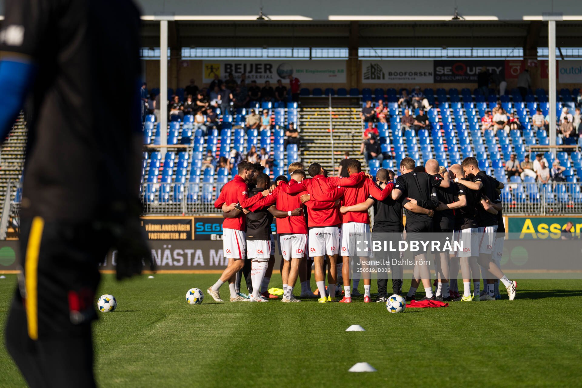 Degerfors inför fotbollsmatchen i Allsvenskan mellan Degerfors och IFK Göteborg den 19 maj 2025 i Degerfors. 