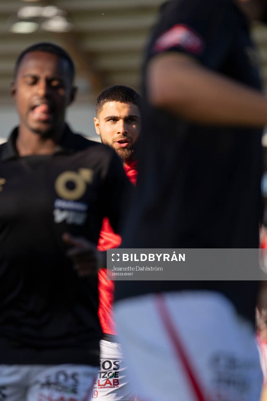 Degerfors Omar Faraj inför fotbollsmatchen i Allsvenskan mellan Degerfors och IFK Göteborg den 19 maj 2025 i Degerfors. 
